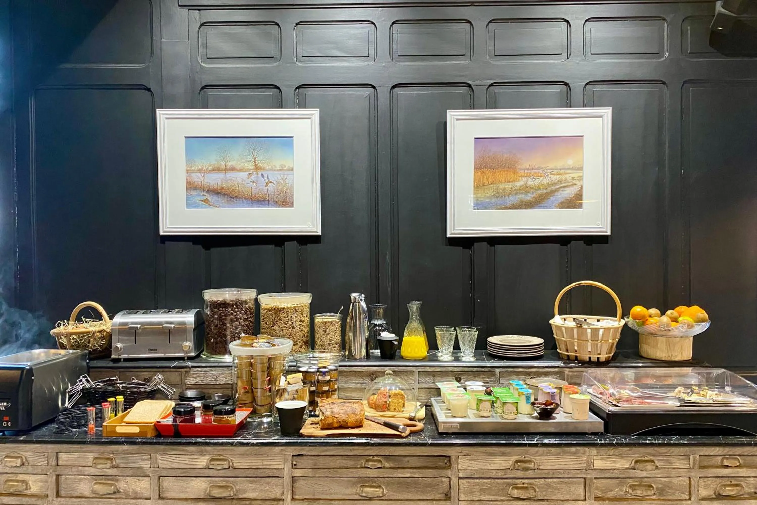 Breakfast in Hôtel de la Tour