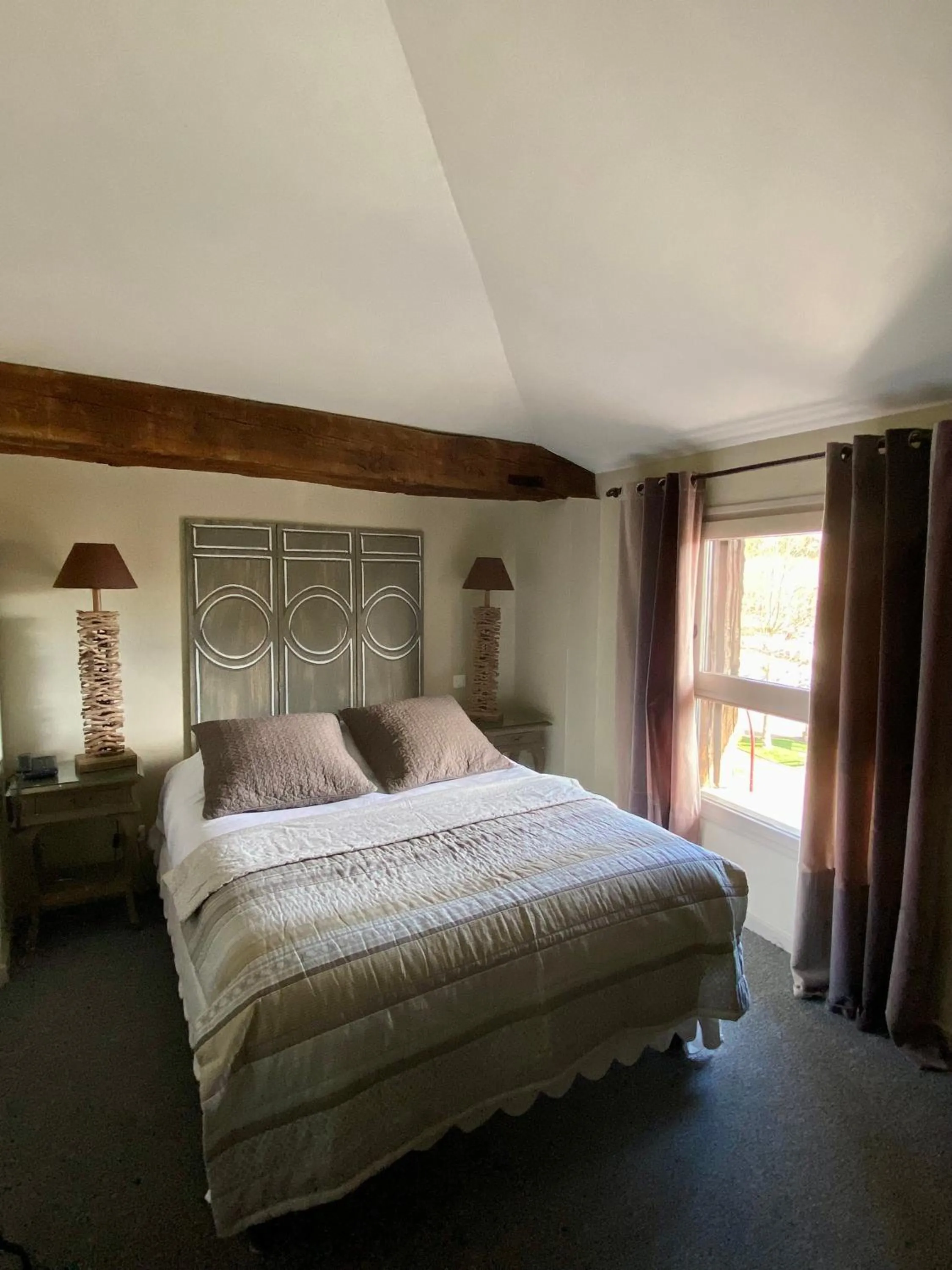 Photo of the whole room, Bed in Hôtel de la Tour