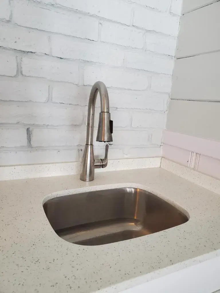 Double Room with Pool View in Hollywood Gardens Inn & Suites Double Room with Pool View in Hollywood Gardens Inn & Suites