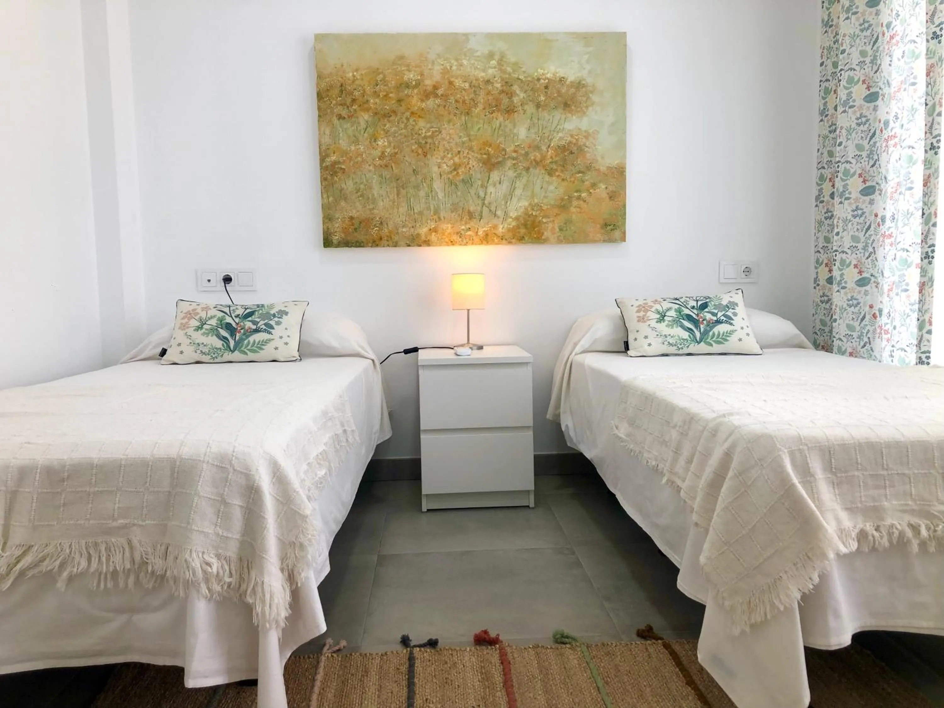 GATU PREMIUM Conil Sunset house con piscina, 3 dormit, 3 baños, jardín privado , wifi y parking, preferente mayores de 21 años y familias