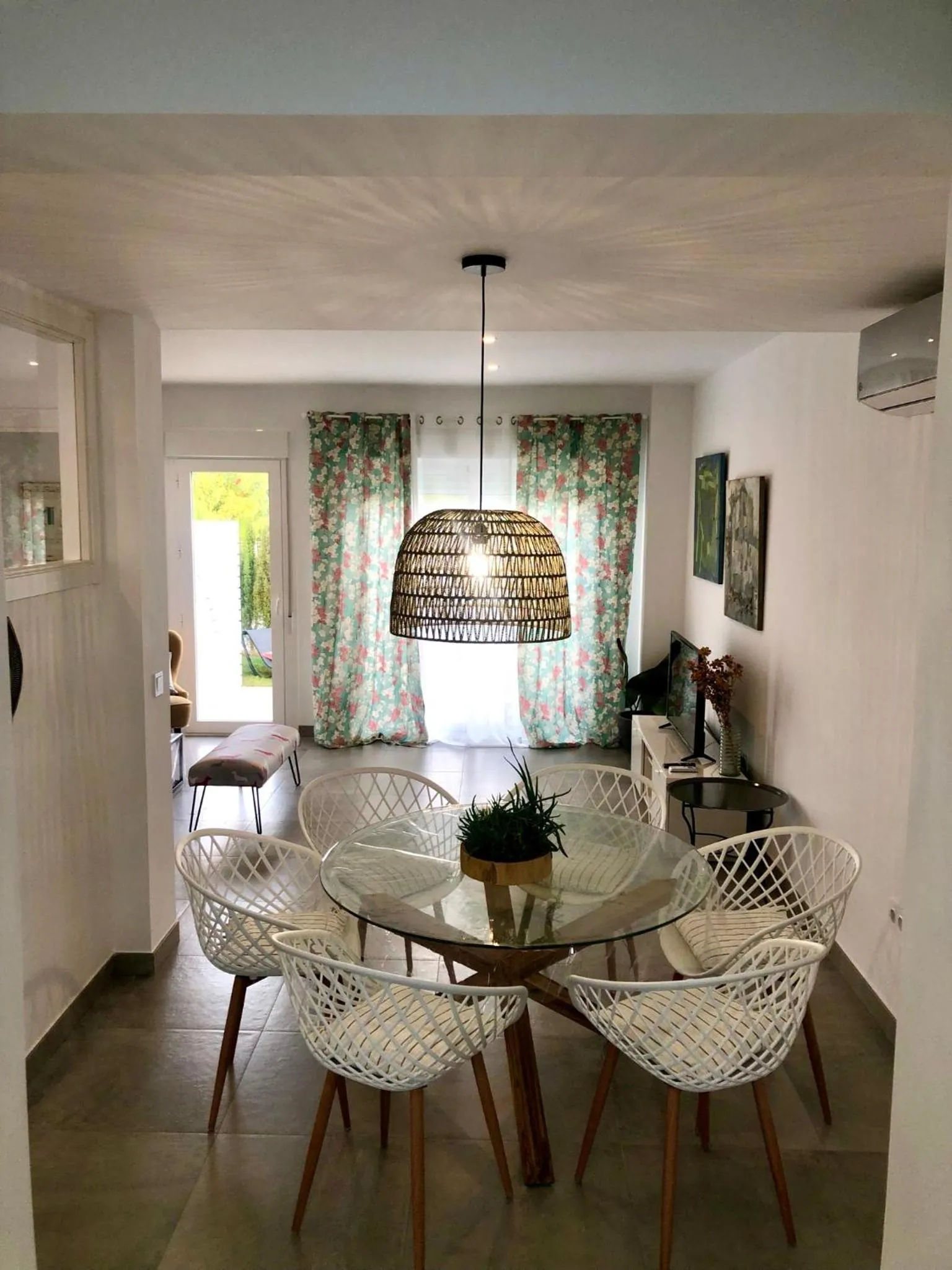 GATU PREMIUM Conil Sunset house con piscina, 3 dormit, 3 baños, jardín privado , wifi y parking, preferente mayores de 21 años y familias