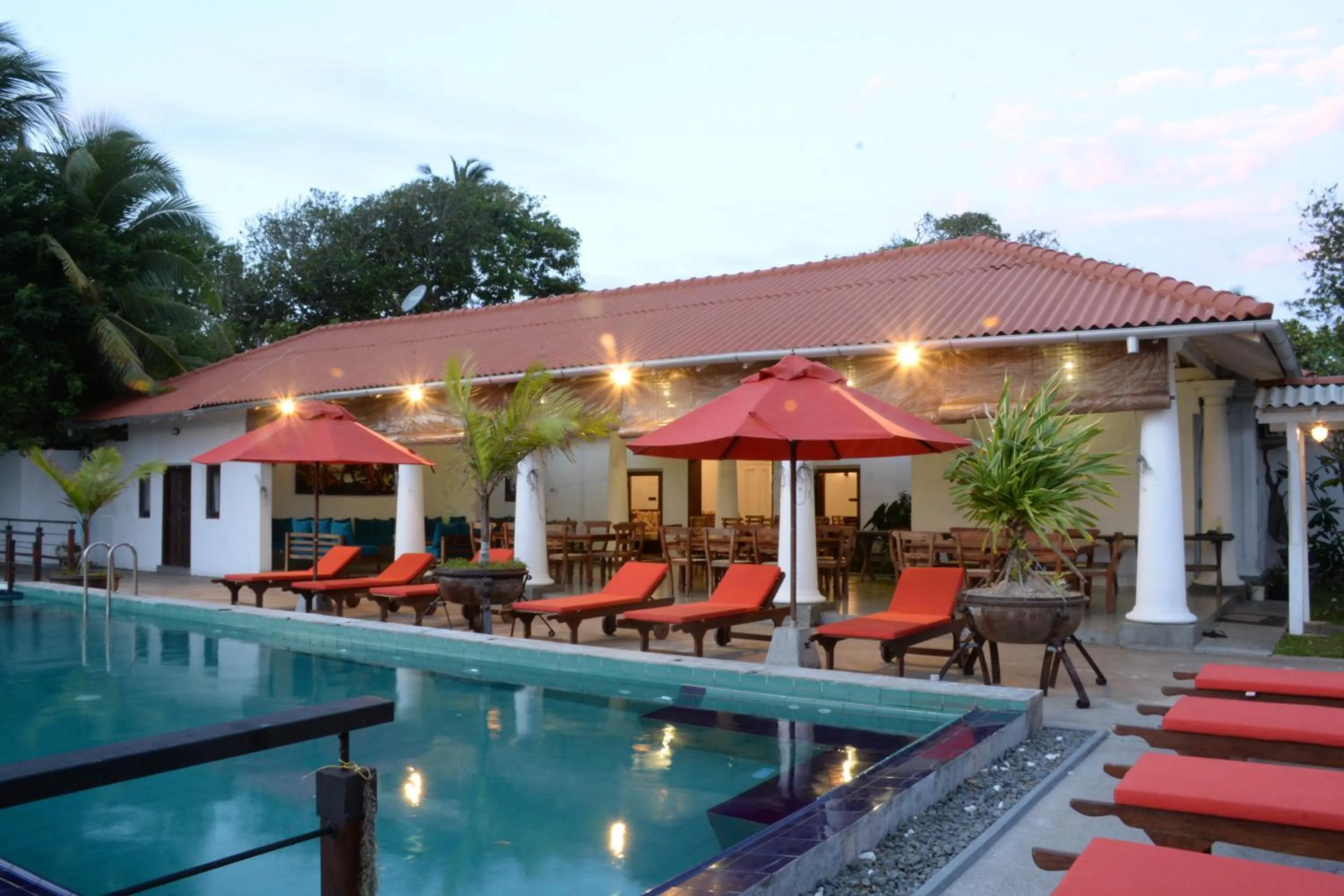 Pool view in Pinipahana Walauwa Resort & villa