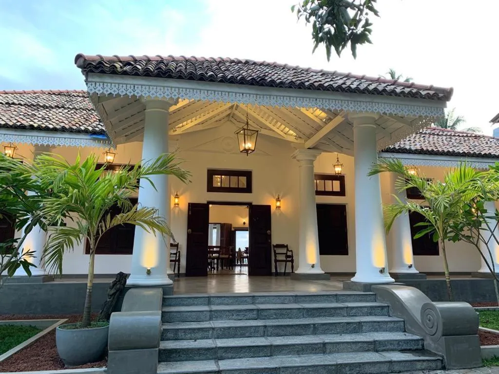 Facade/entrance in Pinipahana Walauwa Resort & villa