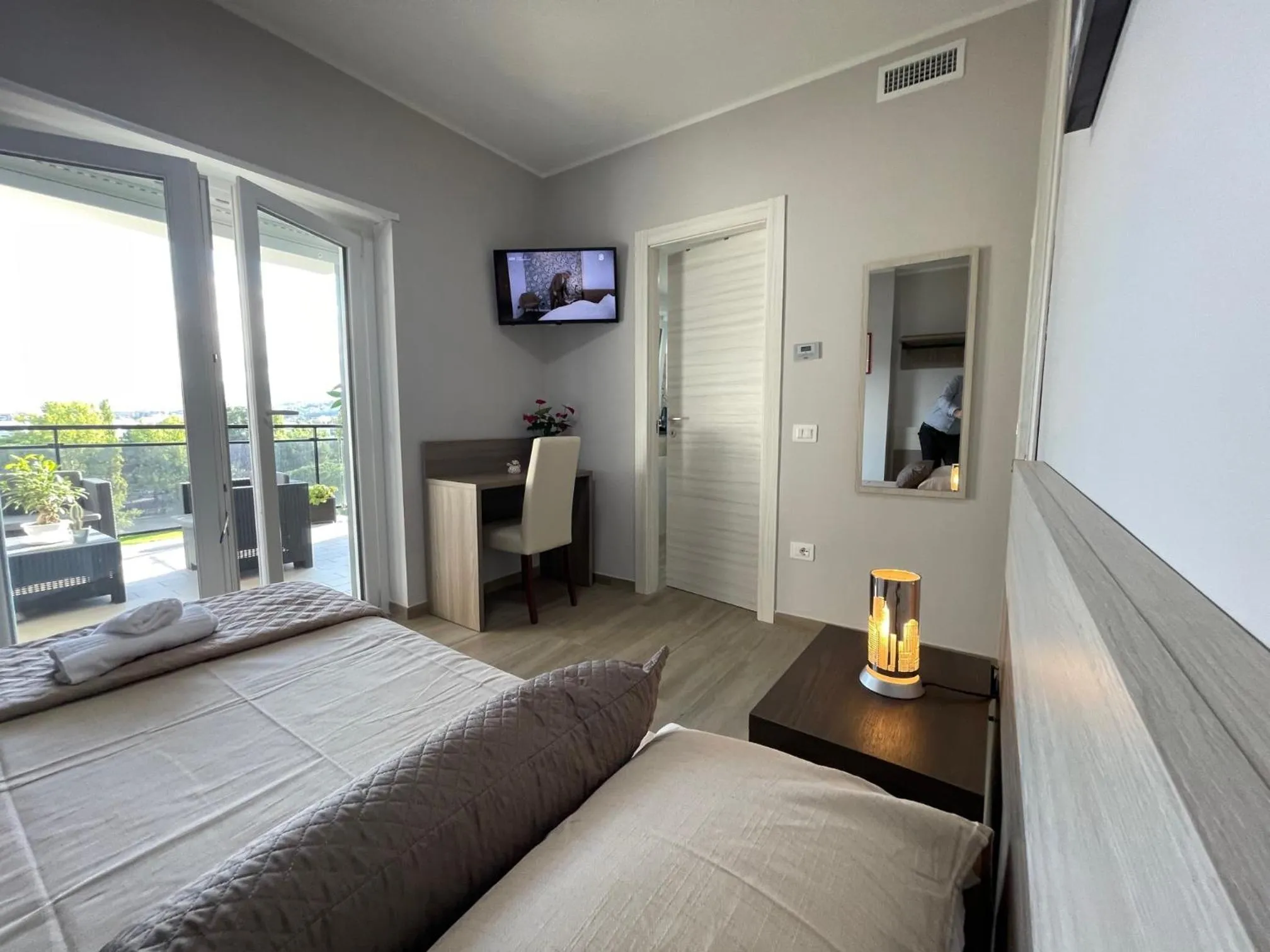 Bedroom, Bed in Mini B&B - Enrico Fermi