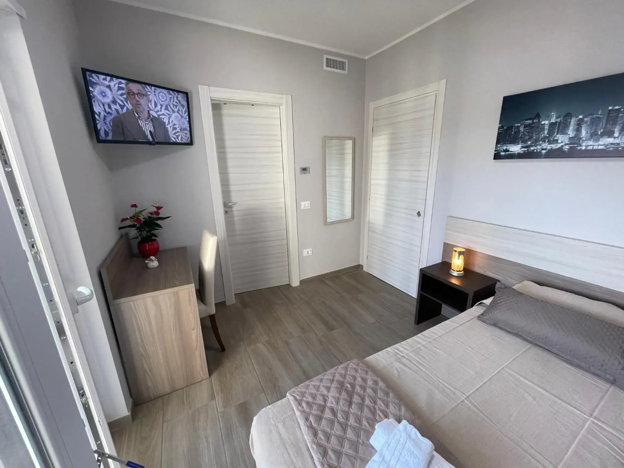 Single Room with Terrace - single occupancy in Mini B&B - Enrico Fermi Single Room with Terrace - single occupancy in Mini B&B - Enrico Fermi