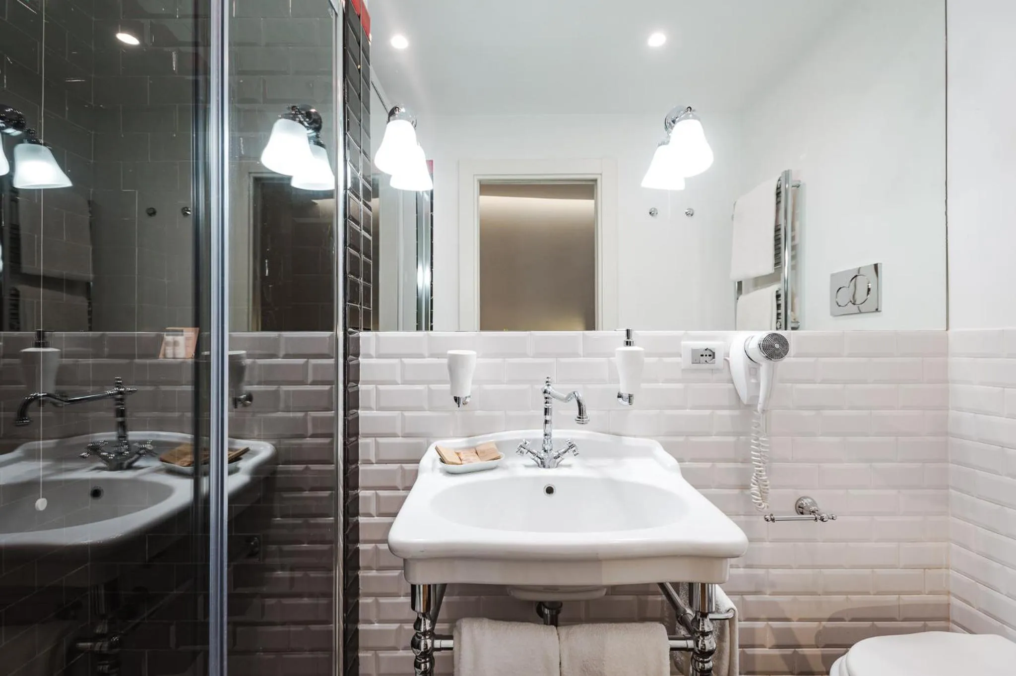 Bathroom in Nikis Collection Trastevere