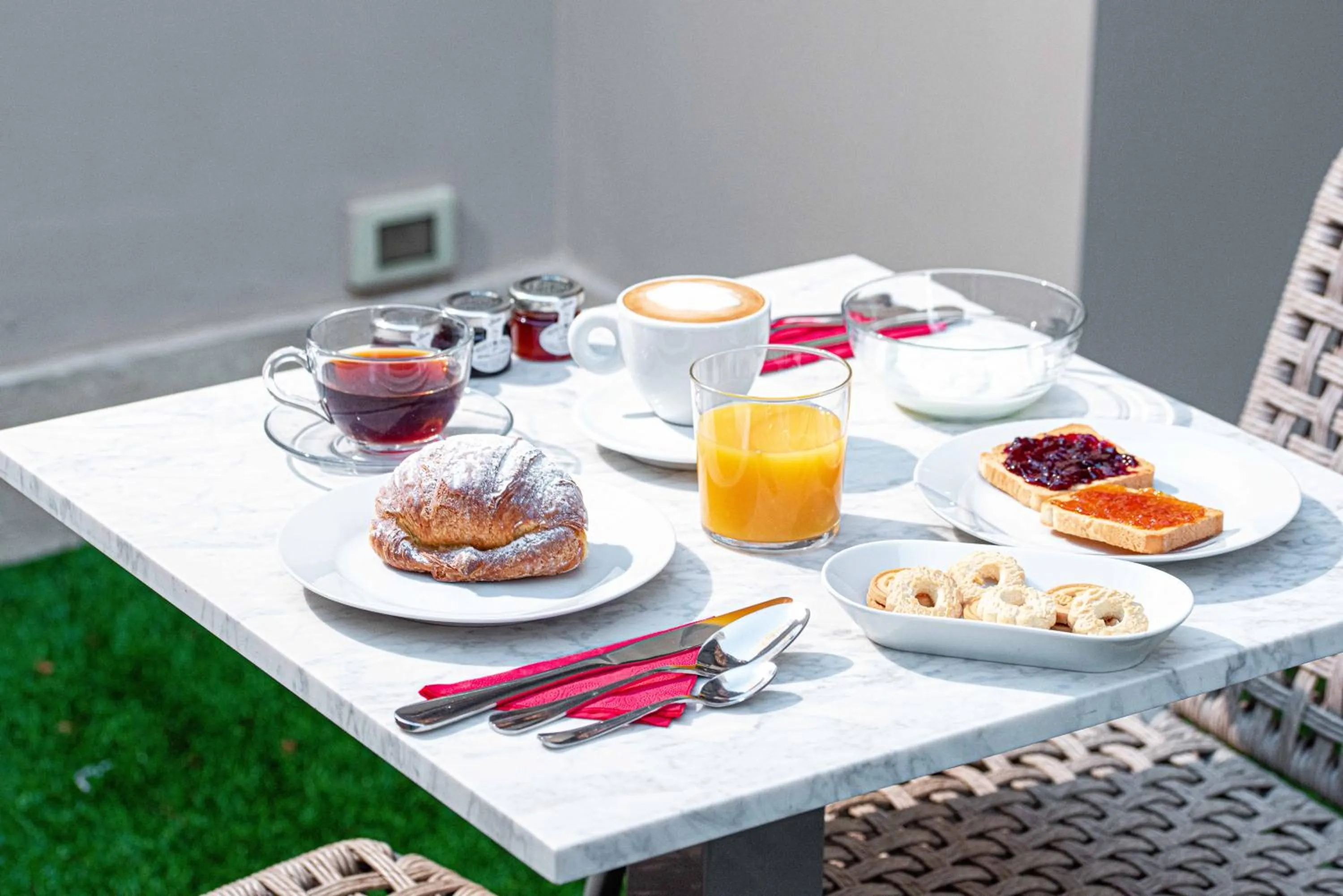 Italian breakfast in Nikis Collection Trastevere