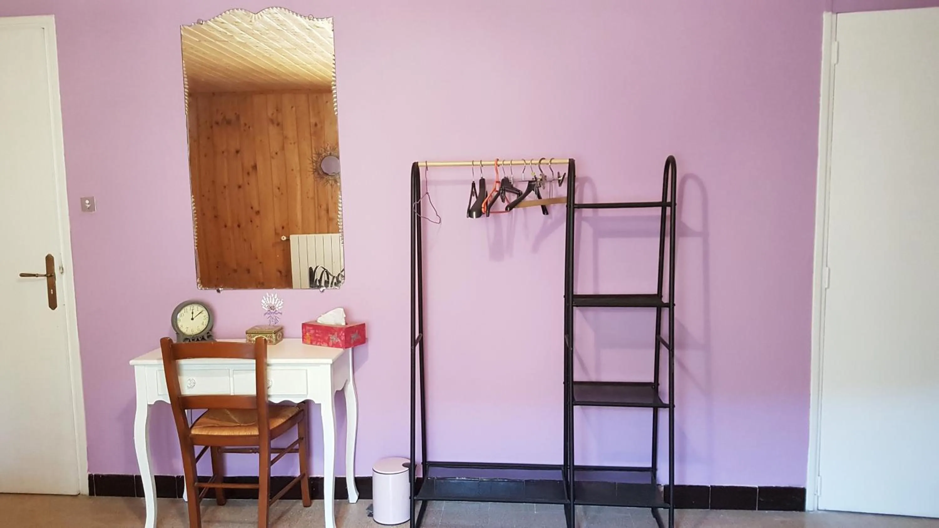 Bedroom in Le Clos du Cèdre