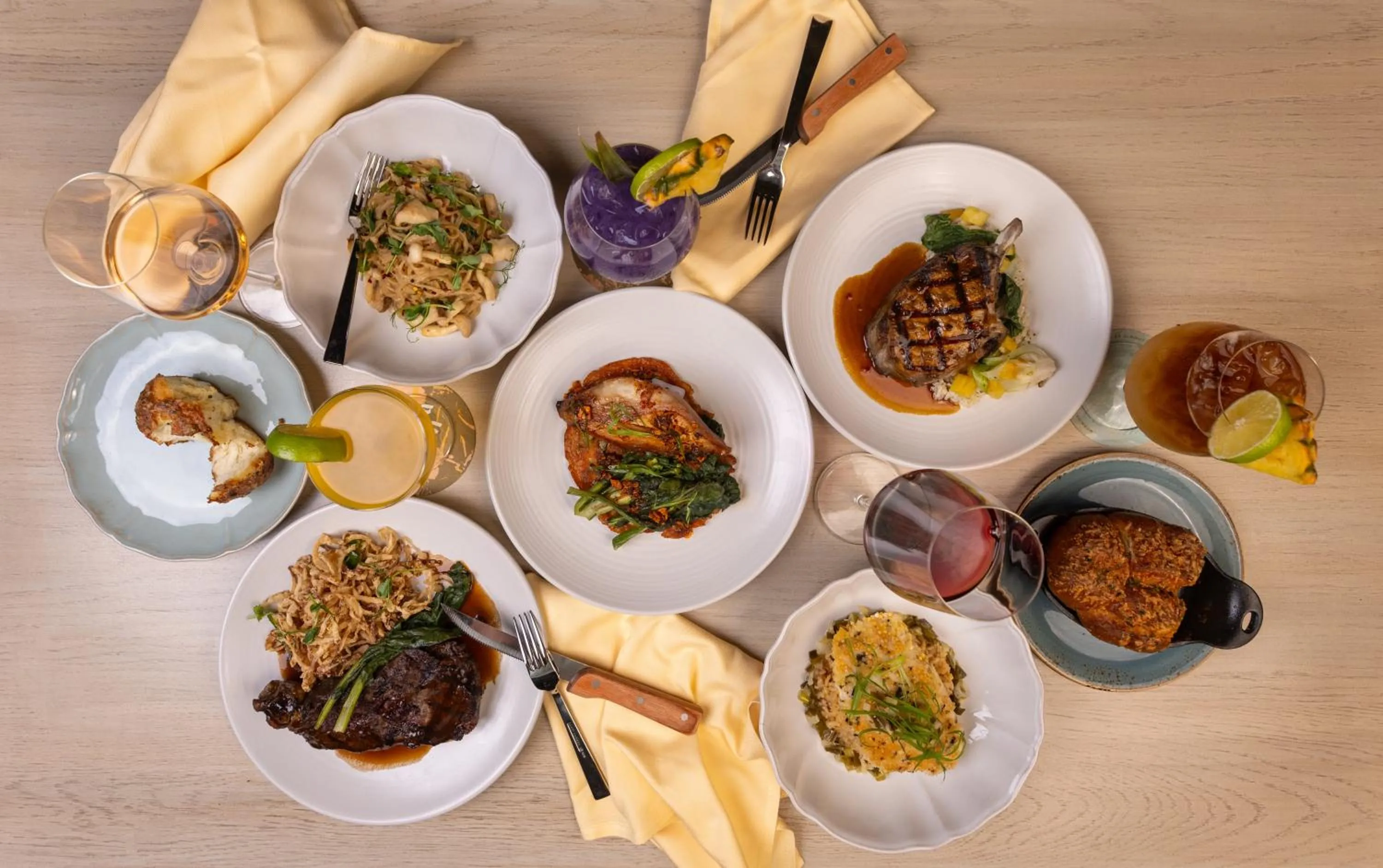 Restaurant/places to eat in Royal Lahaina Resort & Bungalows