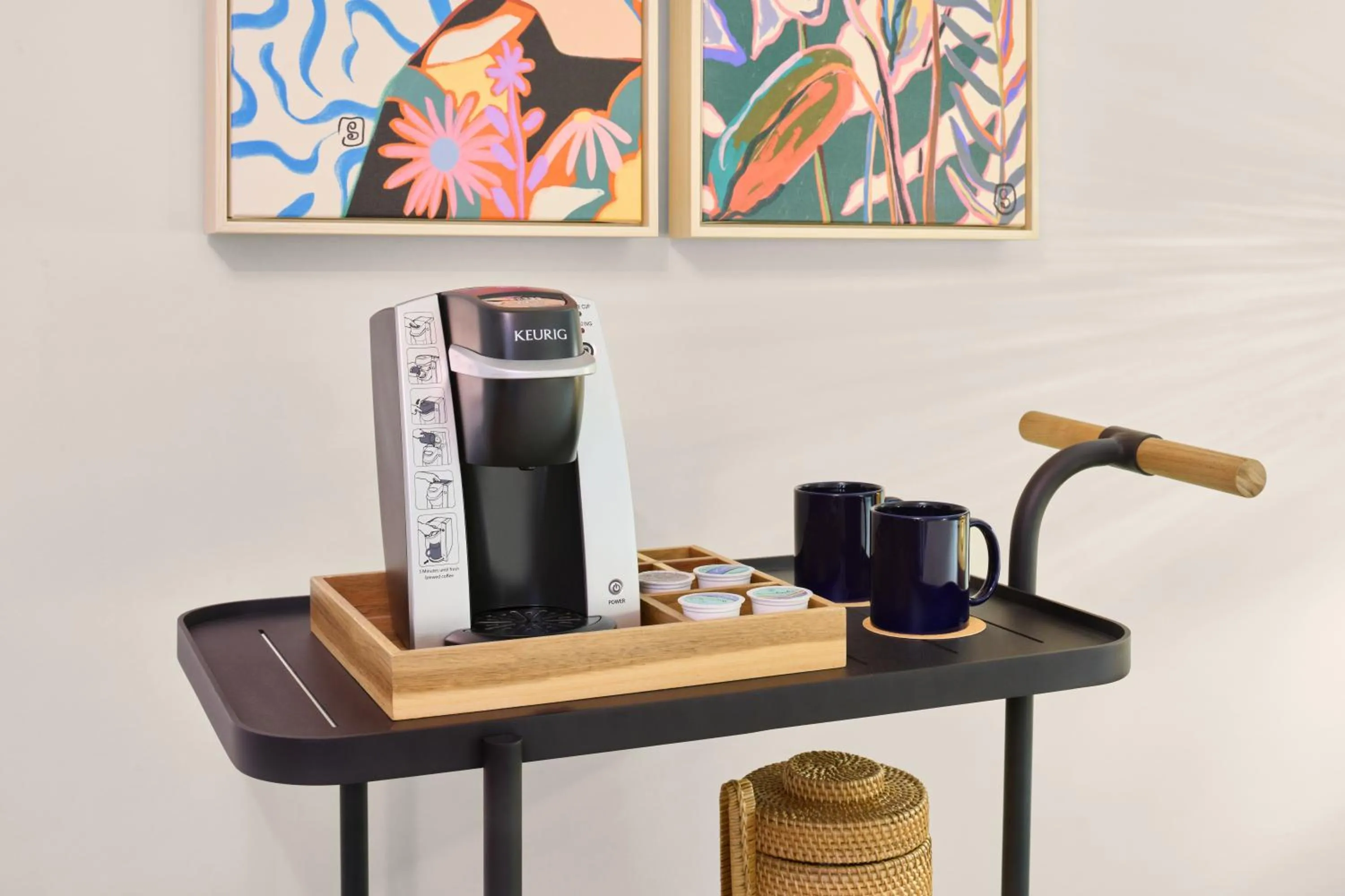 Coffee/tea facilities in Royal Lahaina Resort & Bungalows