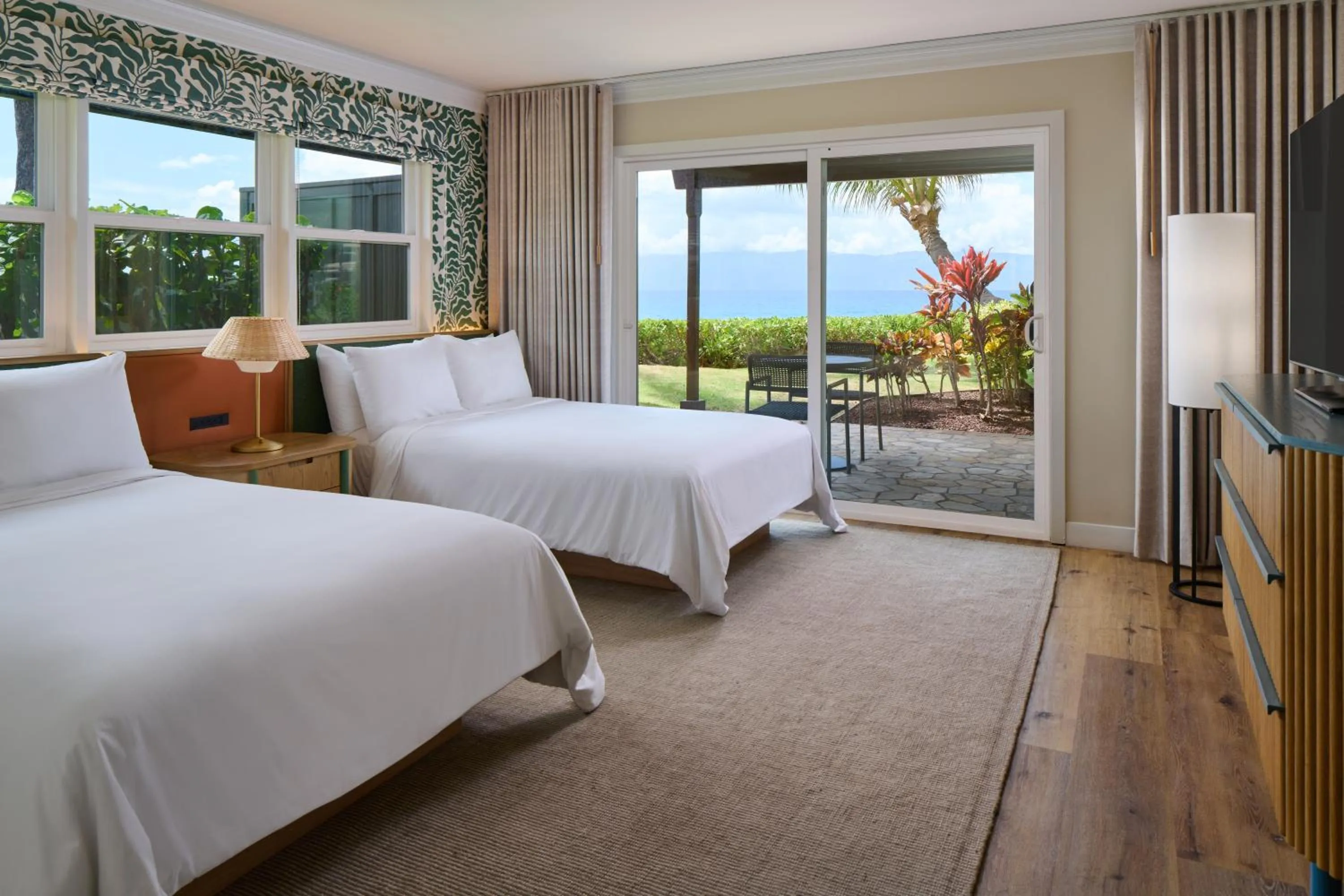 Photo of the whole room, Bed in Royal Lahaina Resort & Bungalows