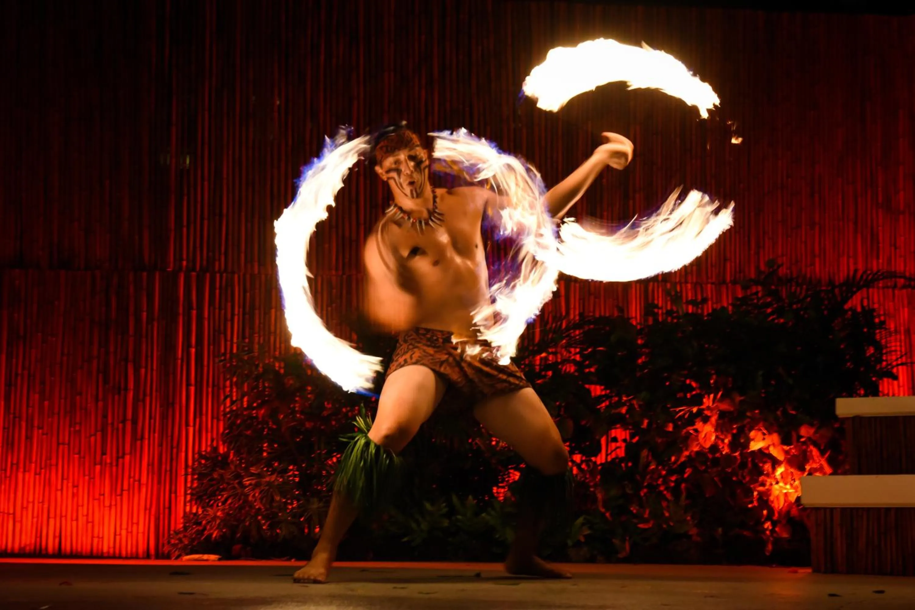 Evening entertainment in Royal Lahaina Resort & Bungalows