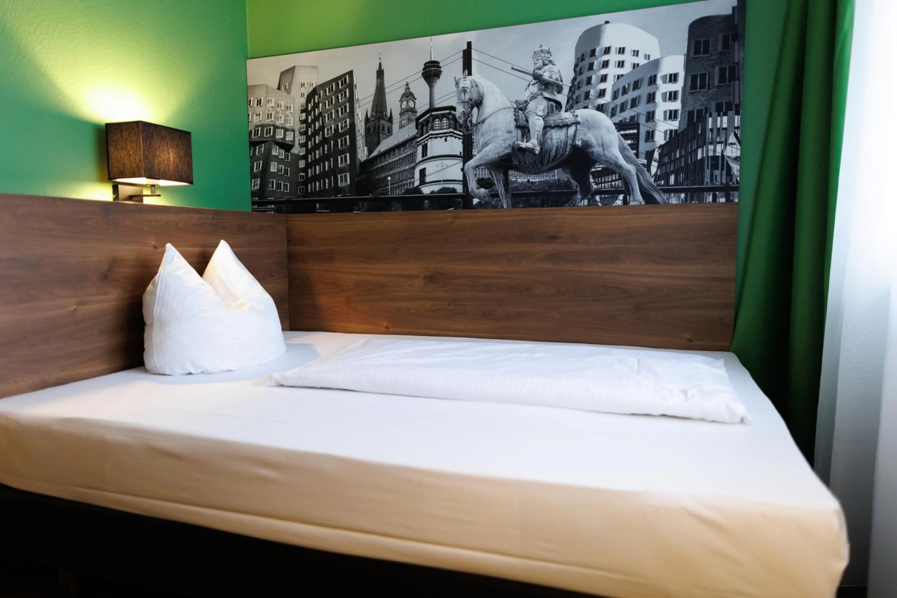 Queen Room in Bellevue Hotel