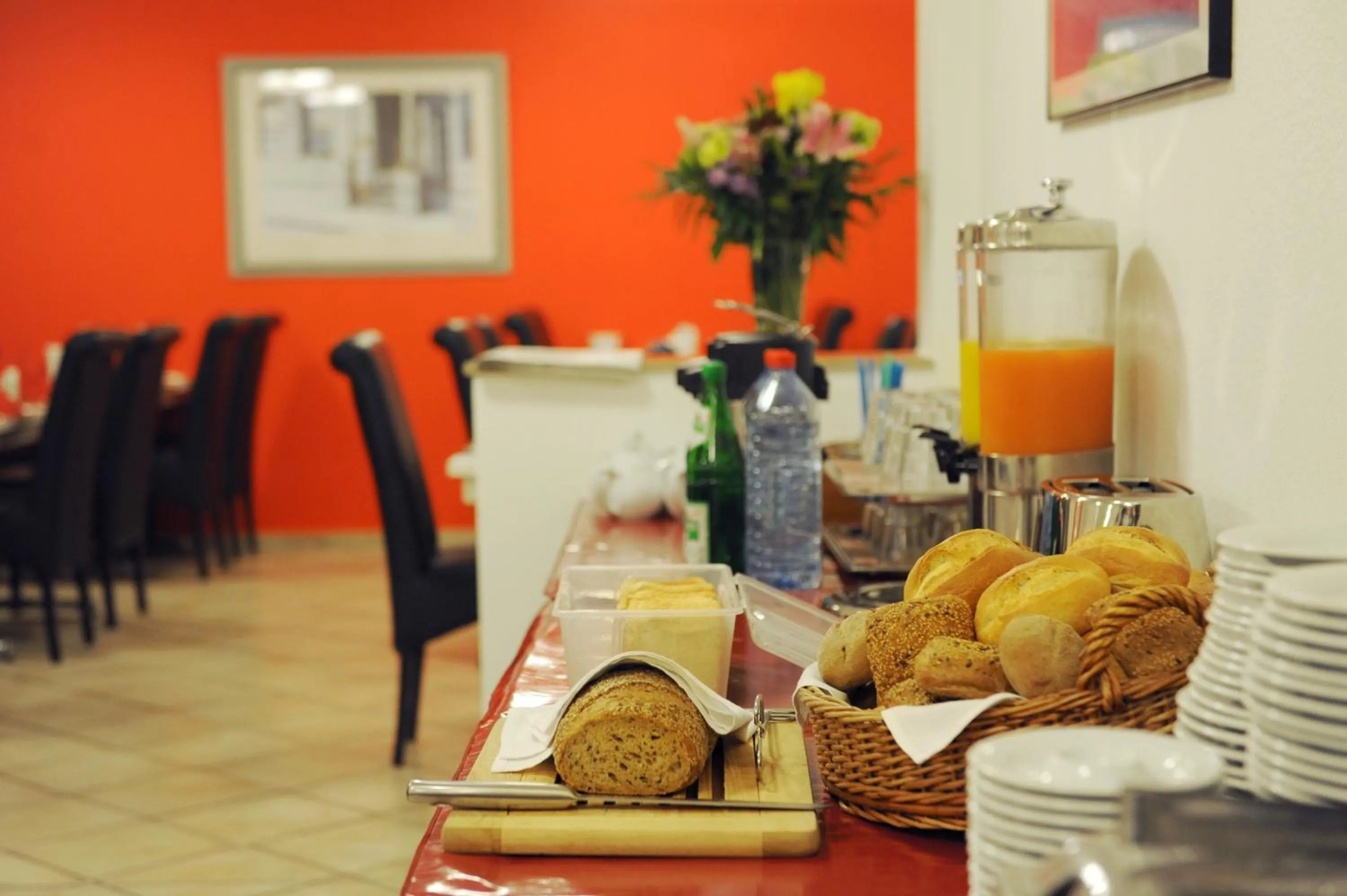 Restaurant/places to eat in Bellevue Hotel