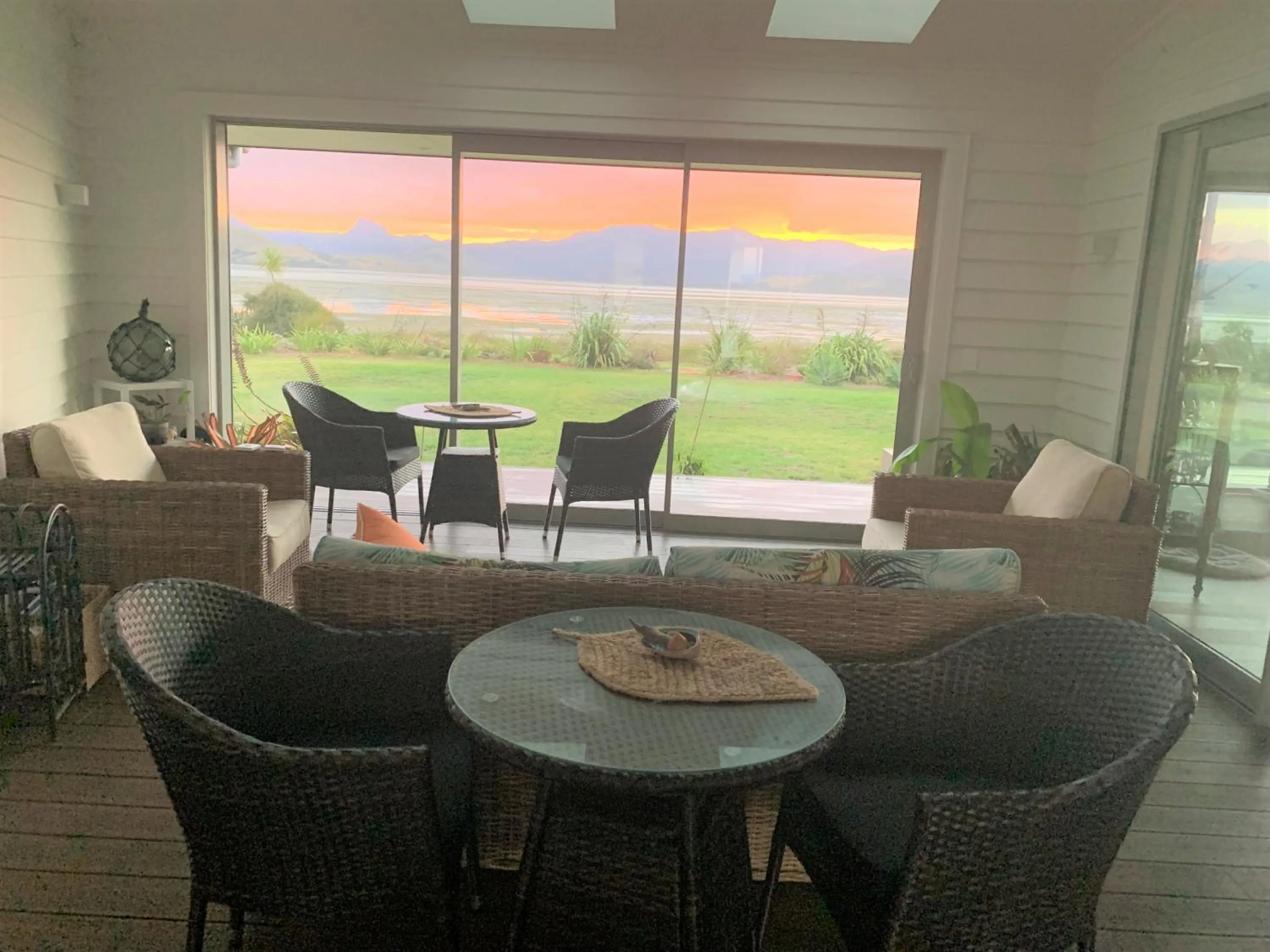 Communal lounge/ TV room in The Matarangi B & B