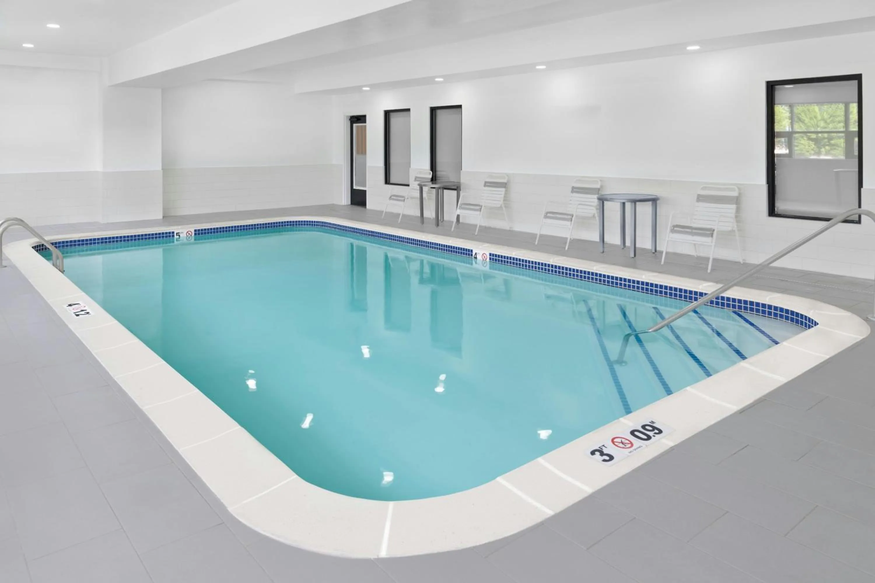 Swimming pool in TownePlace Suites Detroit Warren