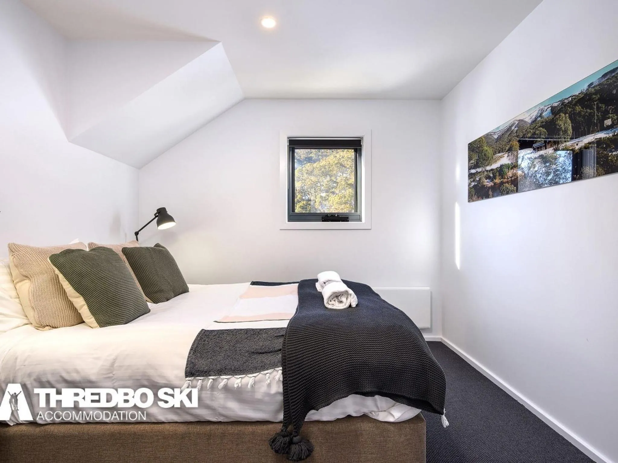 Bedroom, Bed in Snowbound Chalet 3