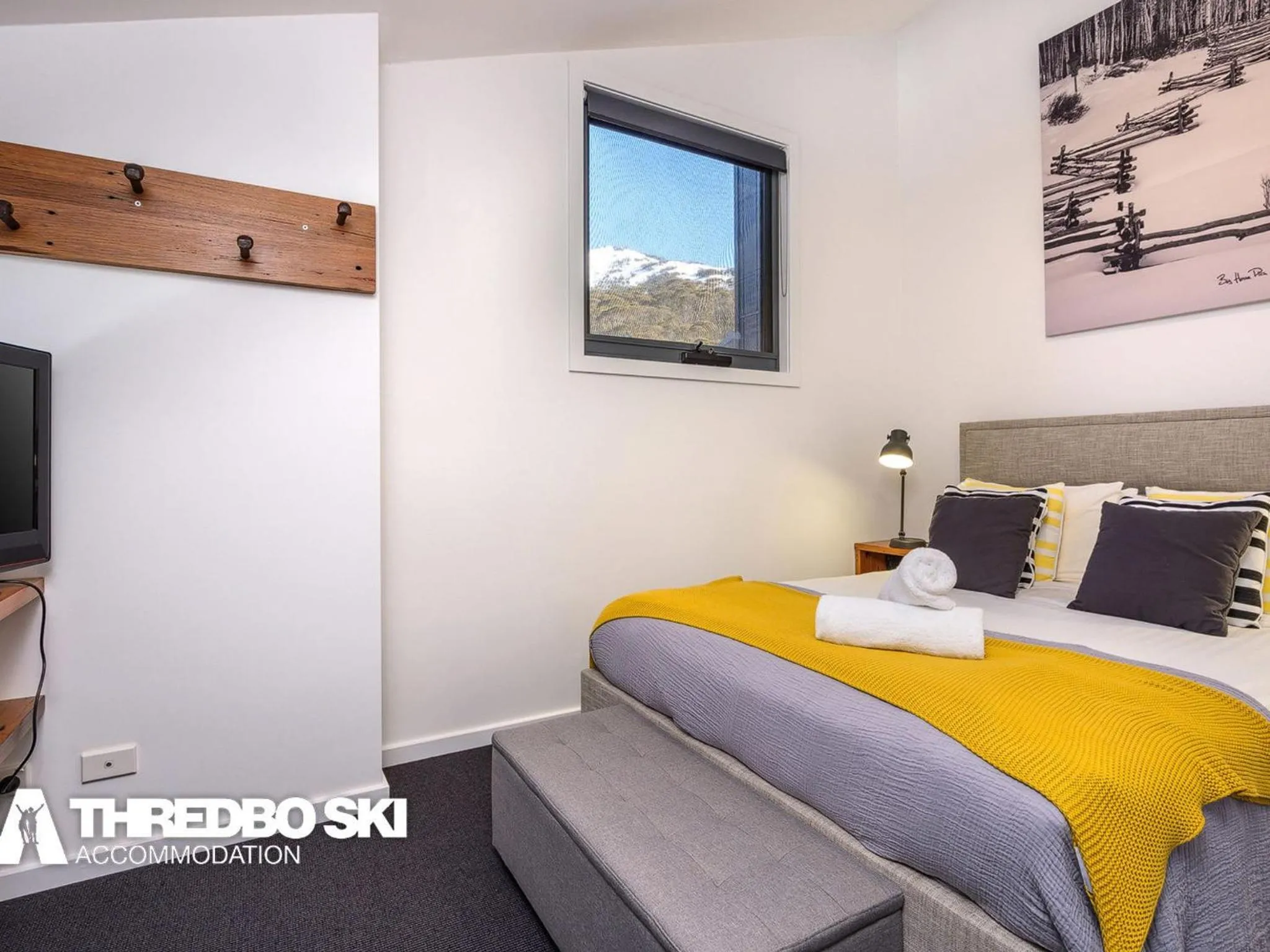 Bedroom, Bed in Snowbound Chalet 3