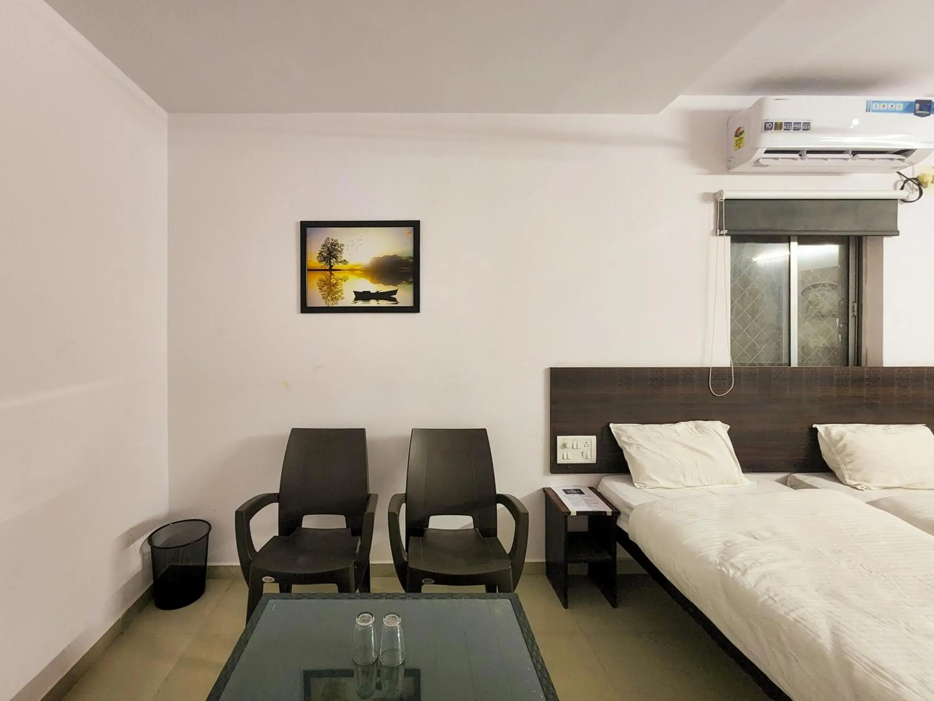 Bedroom, Bed in Shivani Inn Hotel & Banquet Bedroom, Bed in Shivani Inn Hotel & Banquet