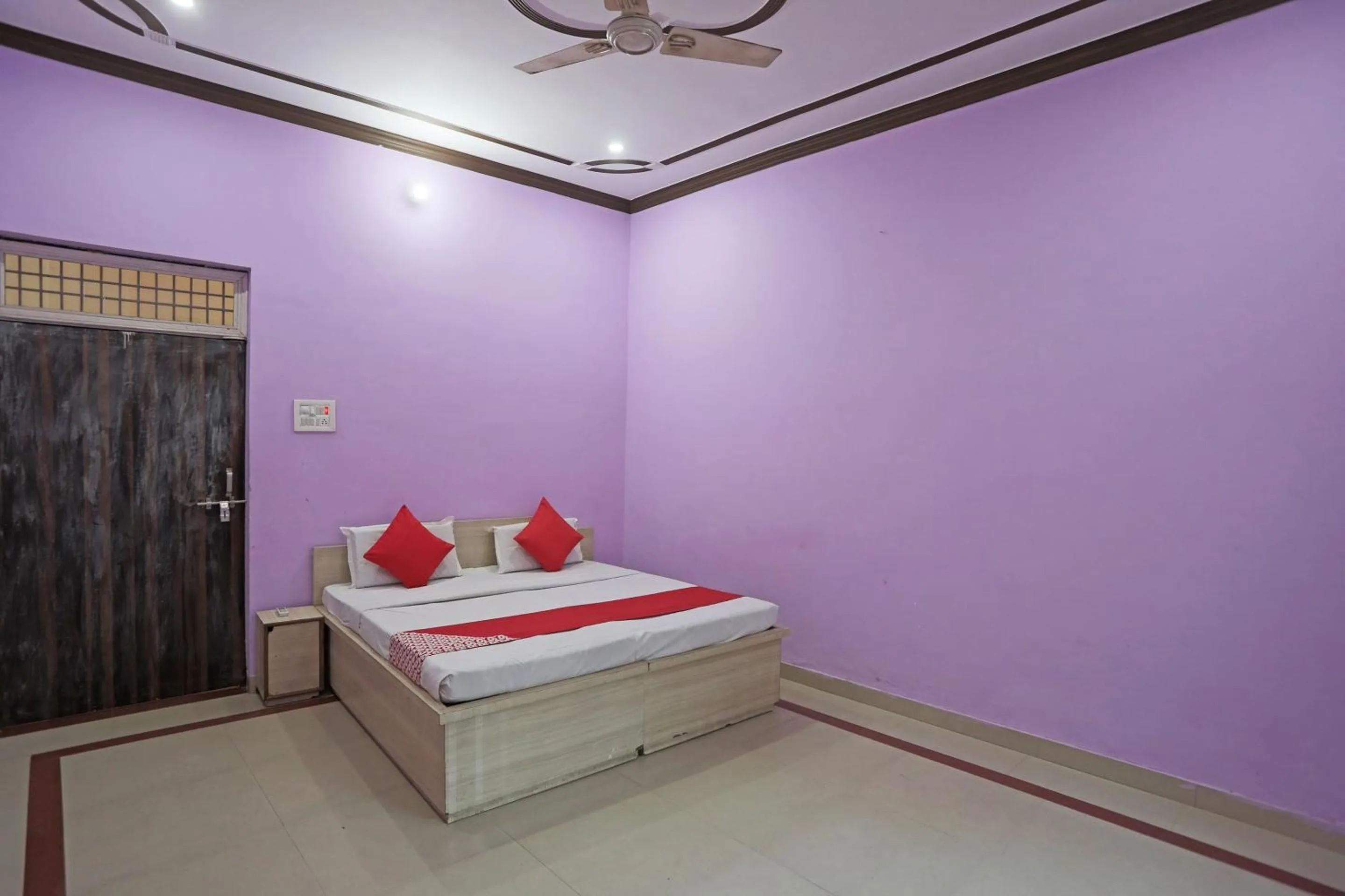 Bedroom, Bed in Hotel O Surprise Farm House