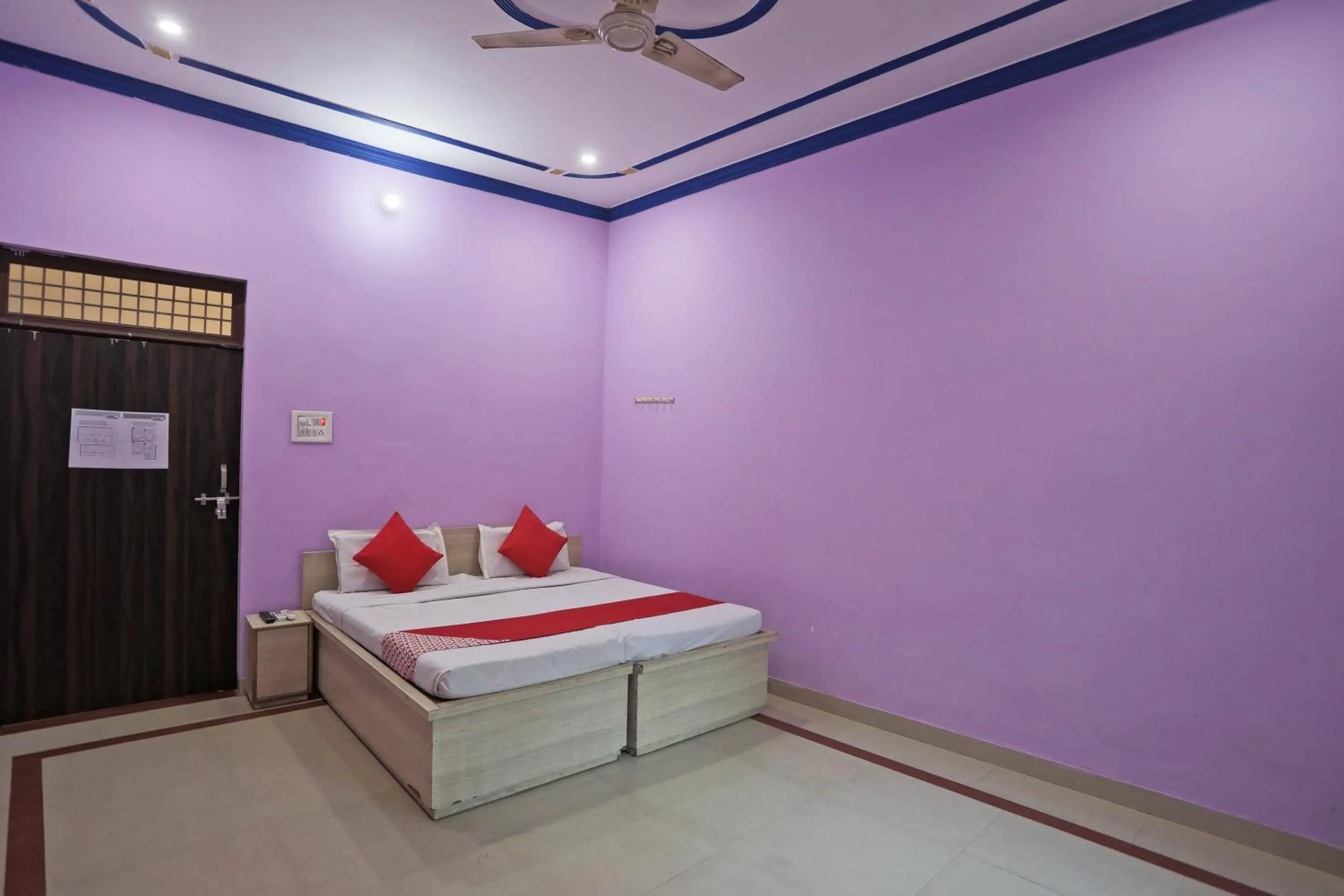 Bedroom in Hotel O Surprise Farm House