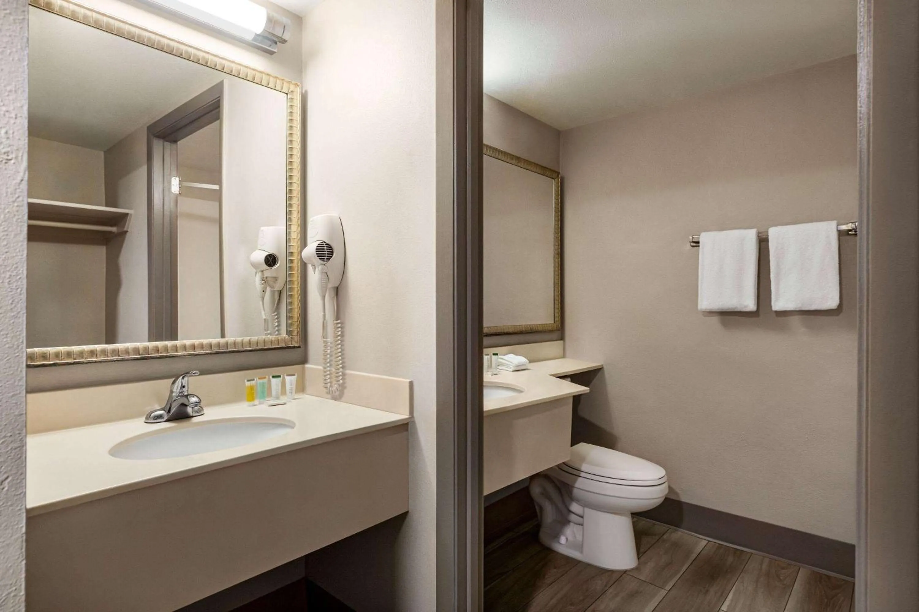 TV and multimedia in Days Inn by Wyndham Cocoa Beach Port Canaveral