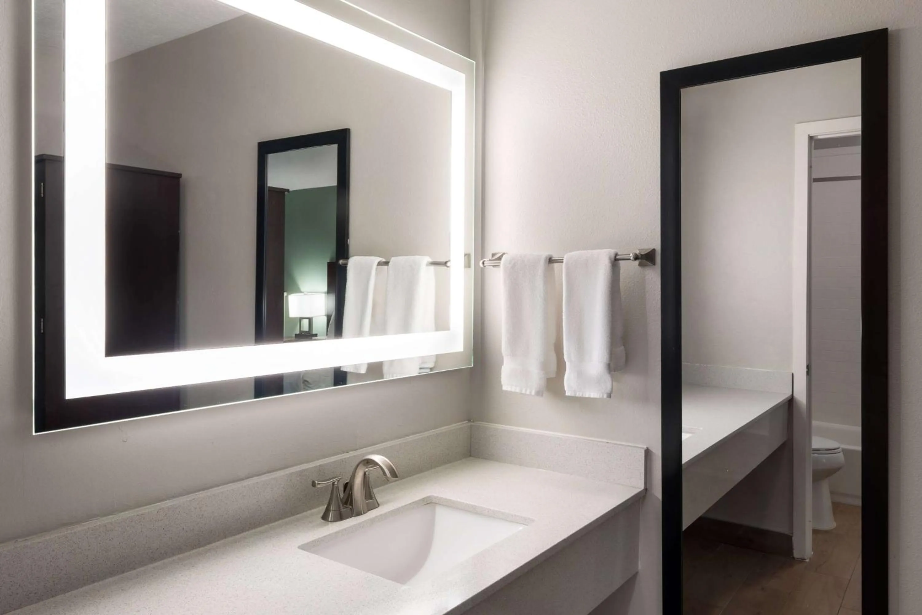 TV and multimedia in Wingate by Wyndham Cedar City