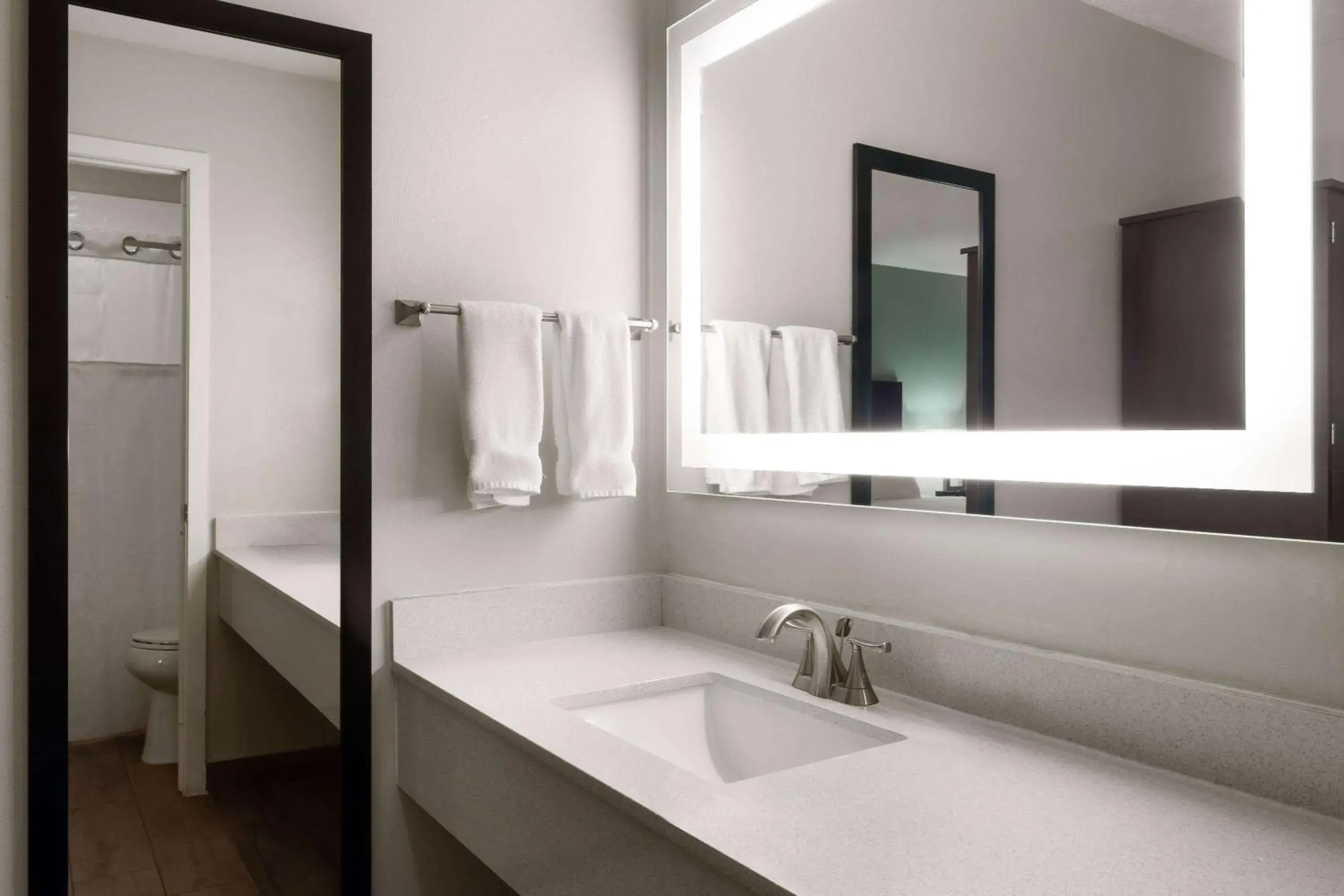 Bed in Wingate by Wyndham Cedar City Bed in Wingate by Wyndham Cedar City