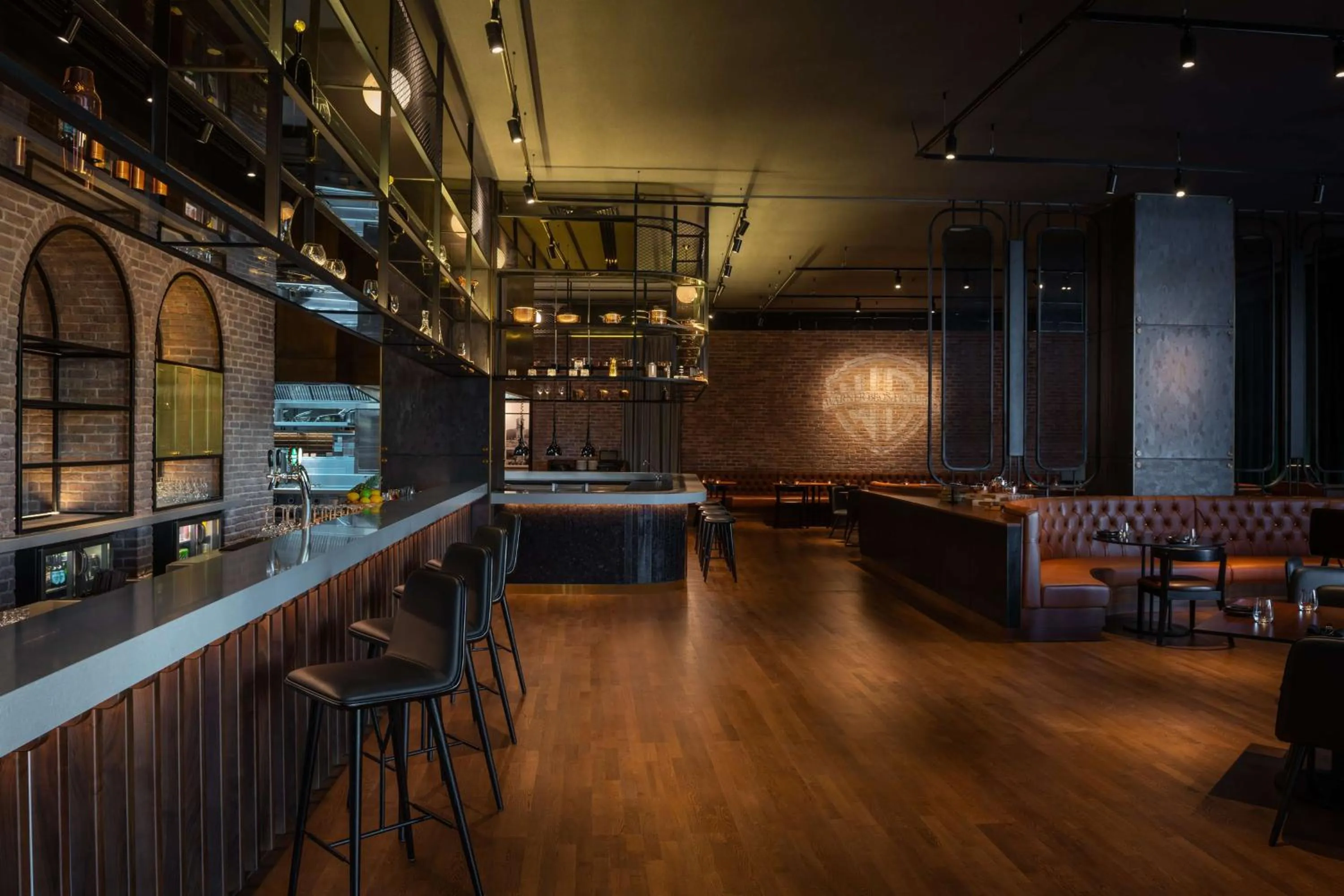 Restaurant/places to eat in The WB Abu Dhabi, Curio Collection By Hilton