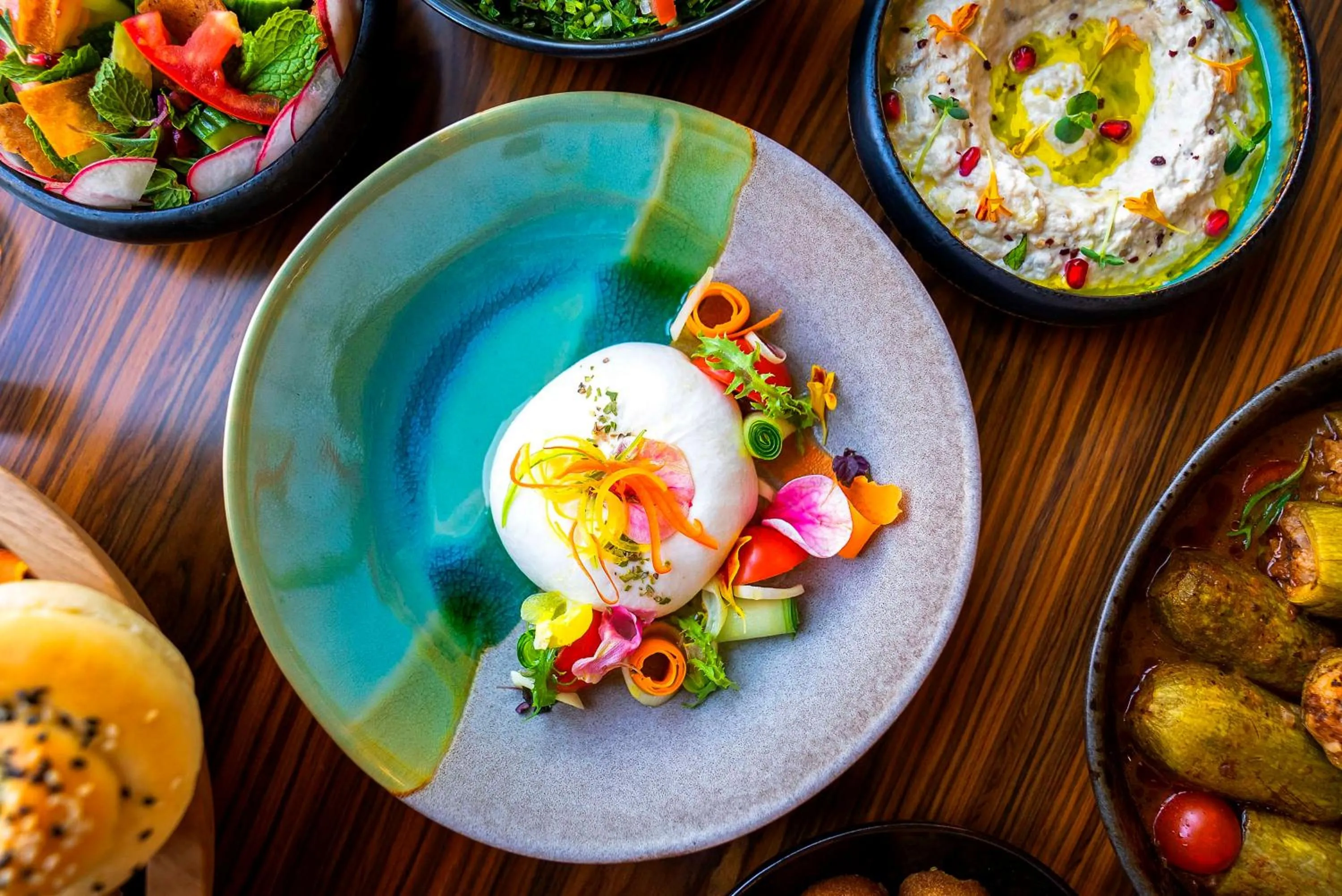 Restaurant/places to eat in The WB Abu Dhabi, Curio Collection By Hilton