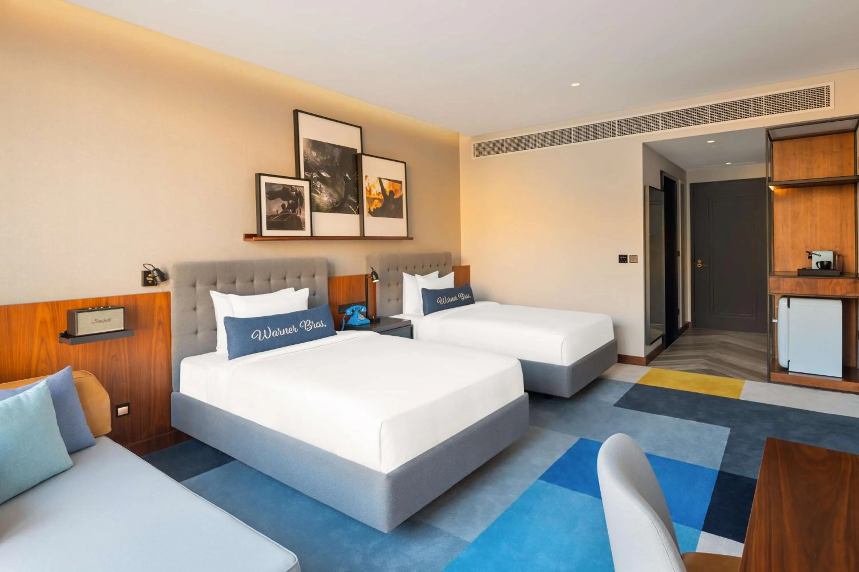 Coffee/tea facilities, Bed in The WB Abu Dhabi, Curio Collection By Hilton