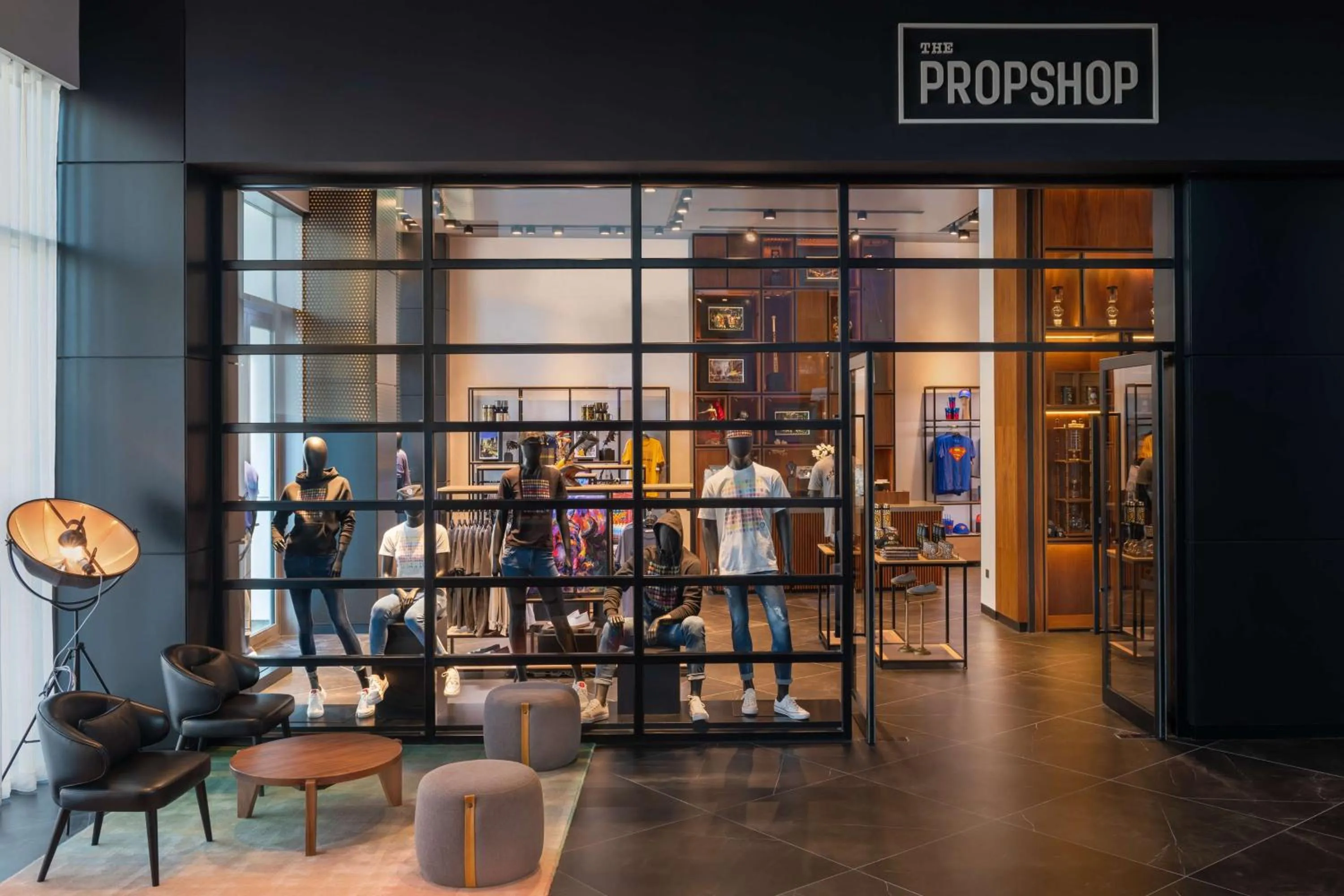 On-site shops in The WB Abu Dhabi, Curio Collection By Hilton