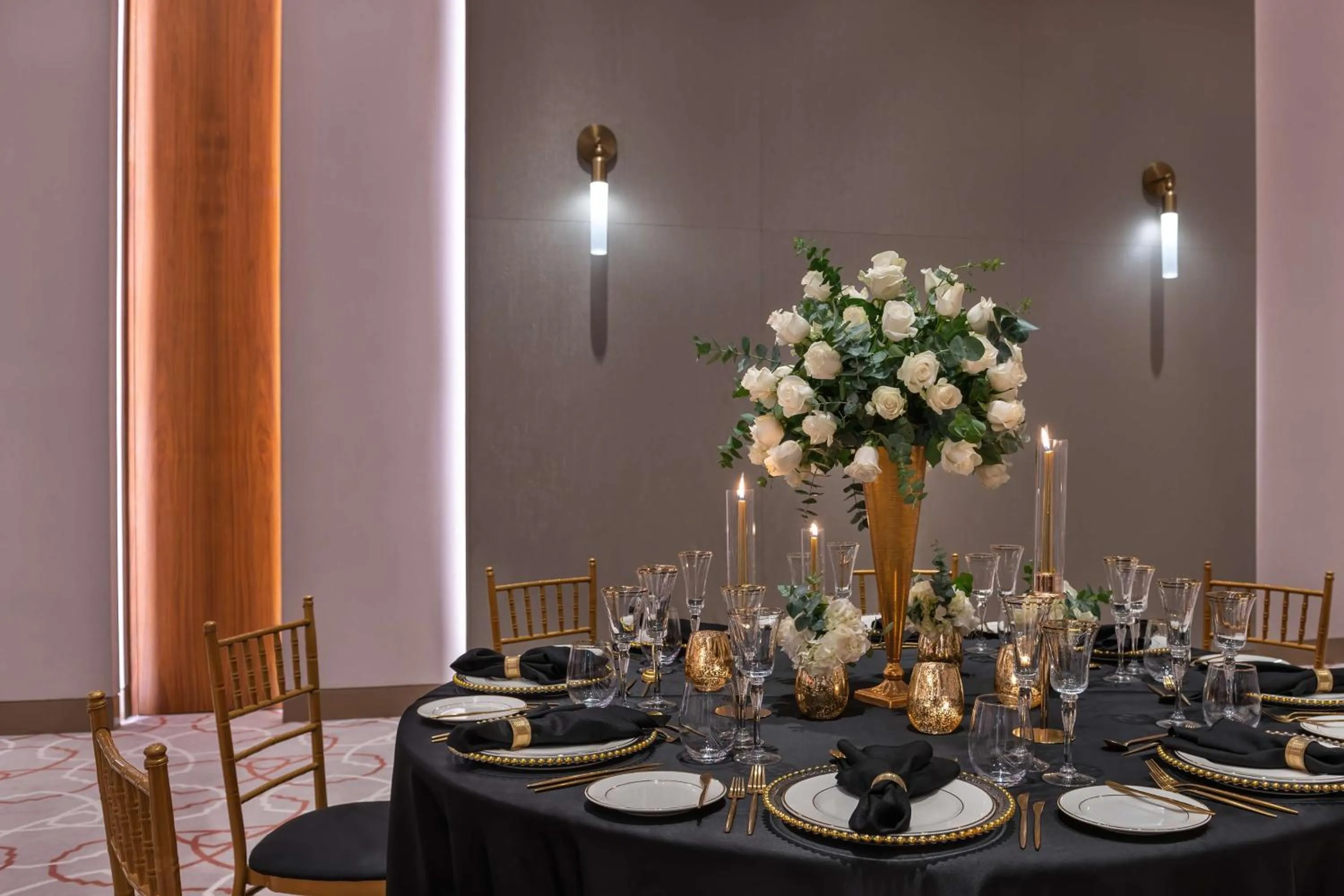 Meeting/conference room in The WB Abu Dhabi, Curio Collection By Hilton