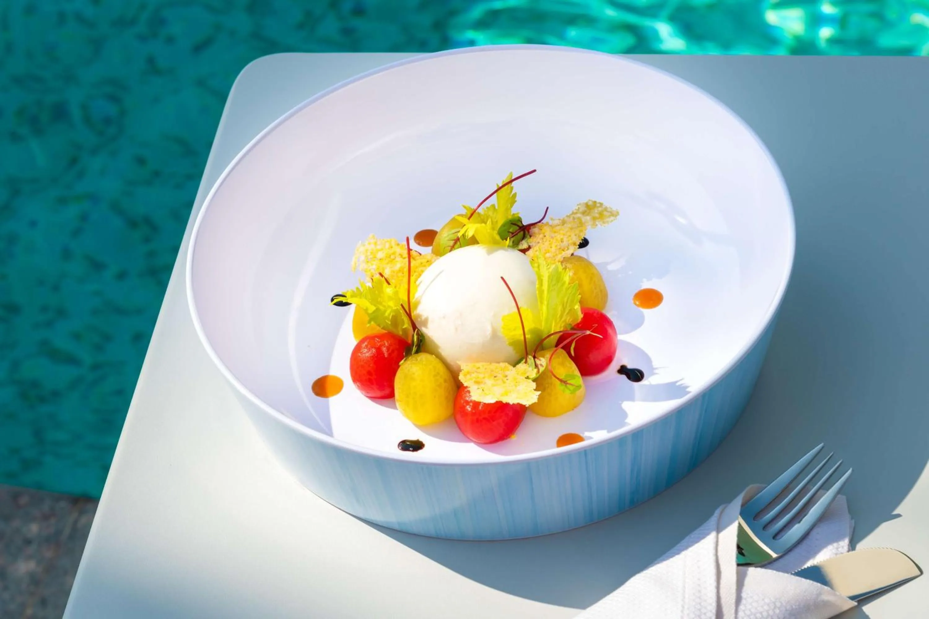 Restaurant/places to eat in The WB Abu Dhabi, Curio Collection By Hilton