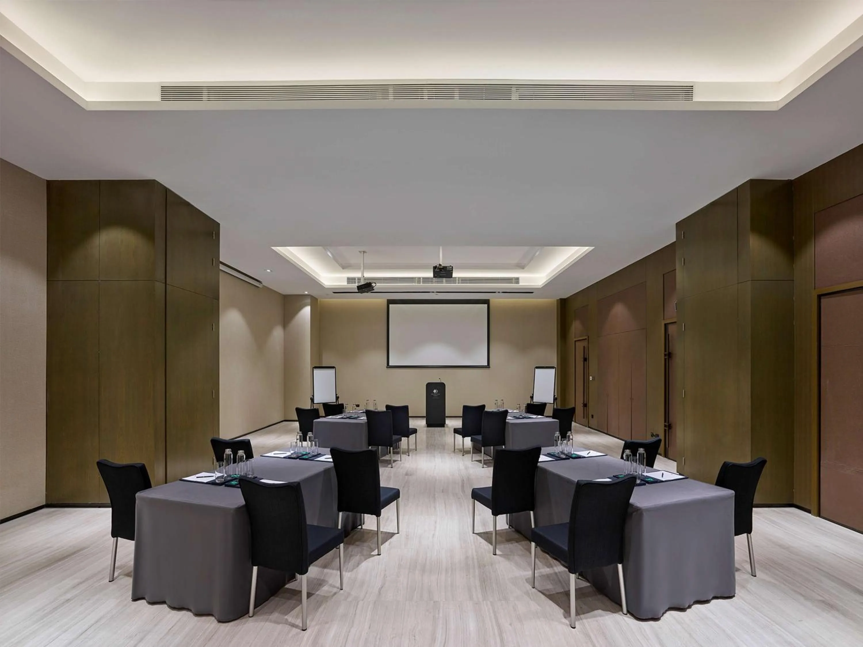 Meeting/conference room in Doubletree By Hilton Quzhou