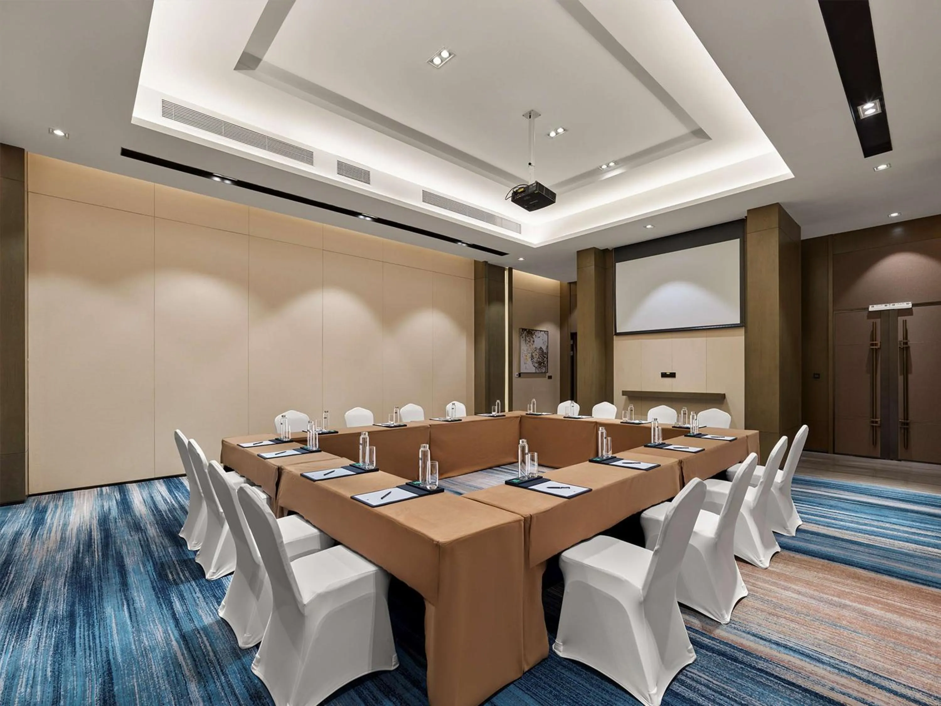 Meeting/conference room in Doubletree By Hilton Quzhou