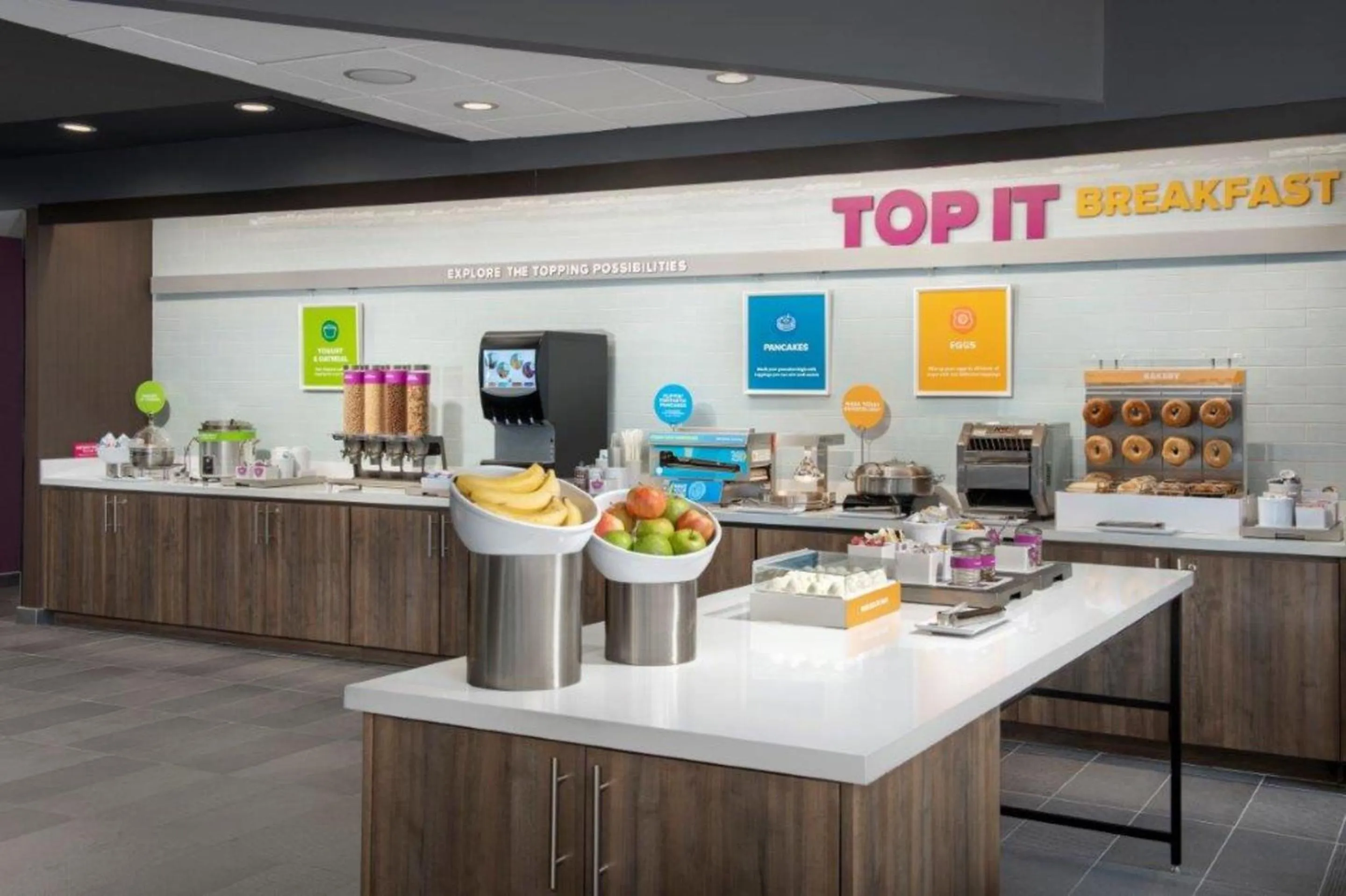 Food and drinks in Tru By Hilton San Antonio North