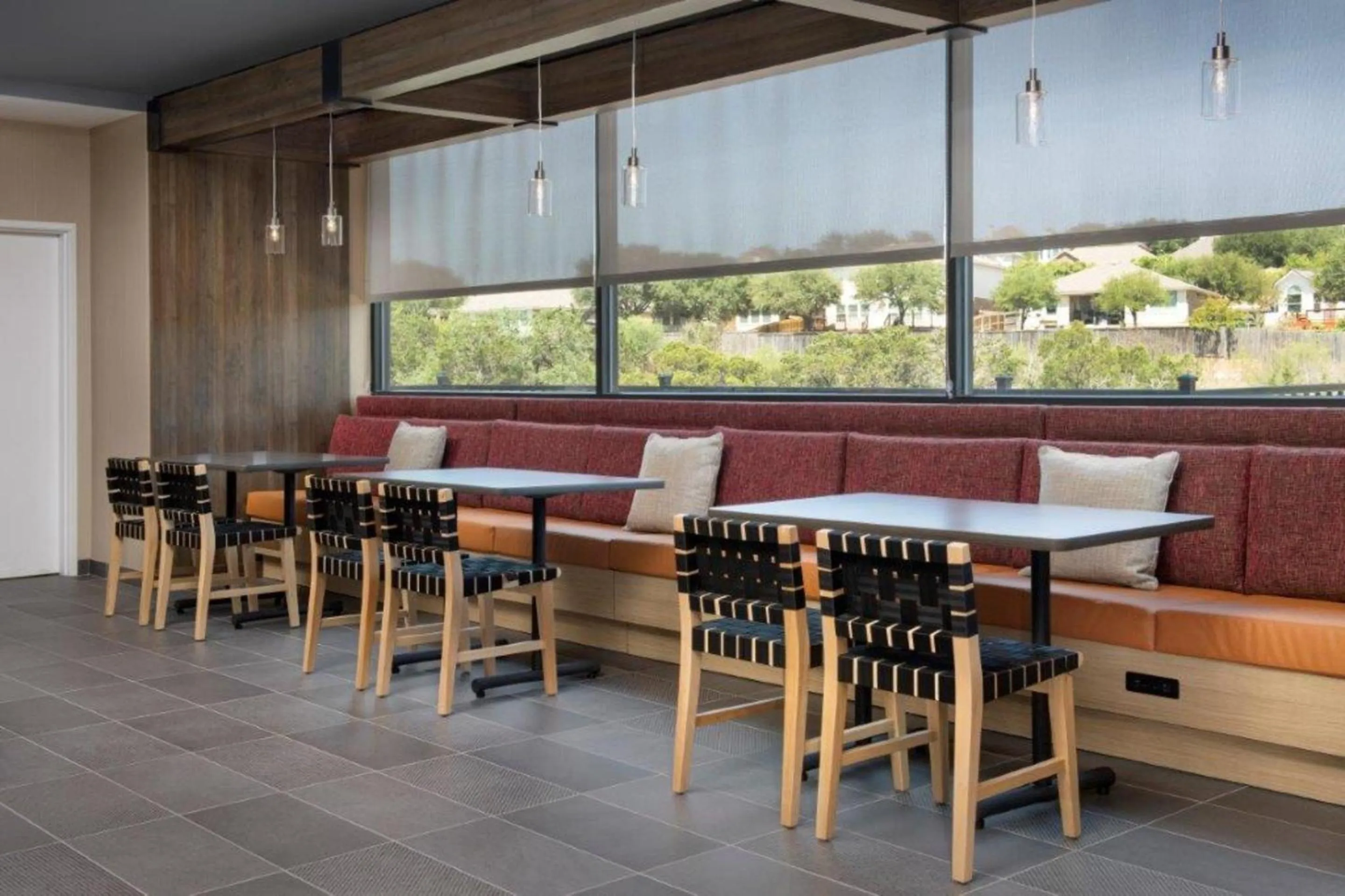 Seating area in Tru By Hilton San Antonio North