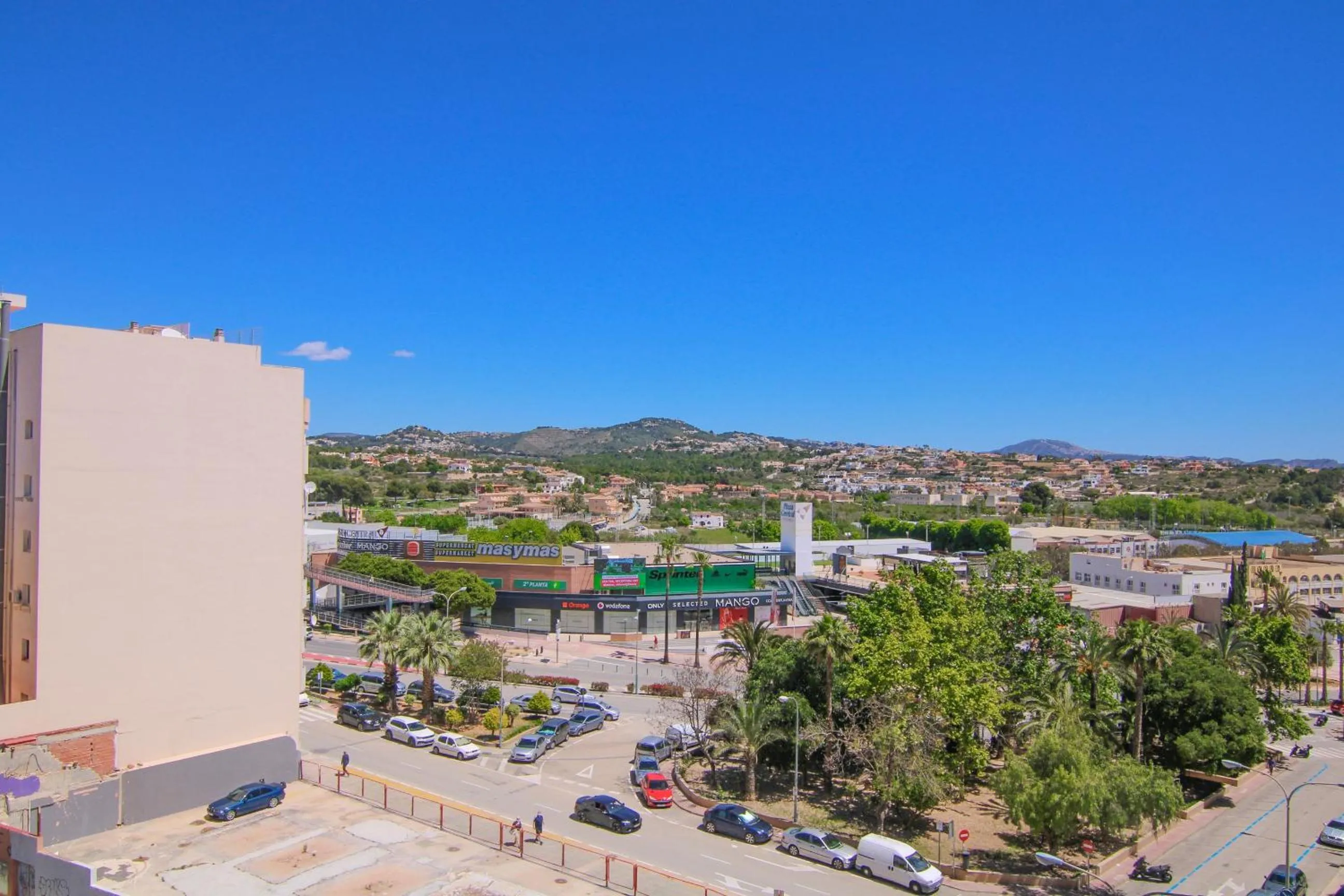 Apartamento con piscina en el centro de Calpe - PUEBLOMAR