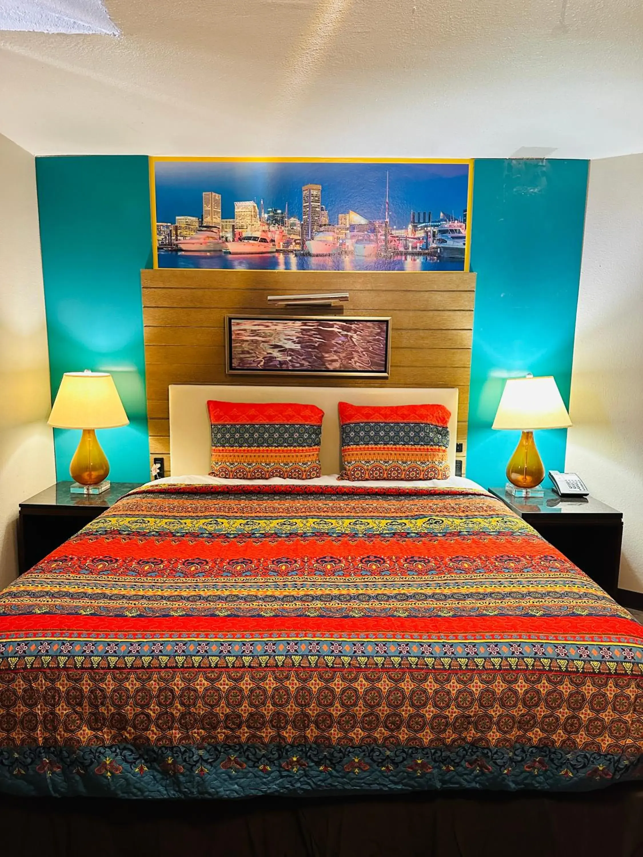 Deluxe King Room in Midtown Inn Deluxe King Room in Midtown Inn