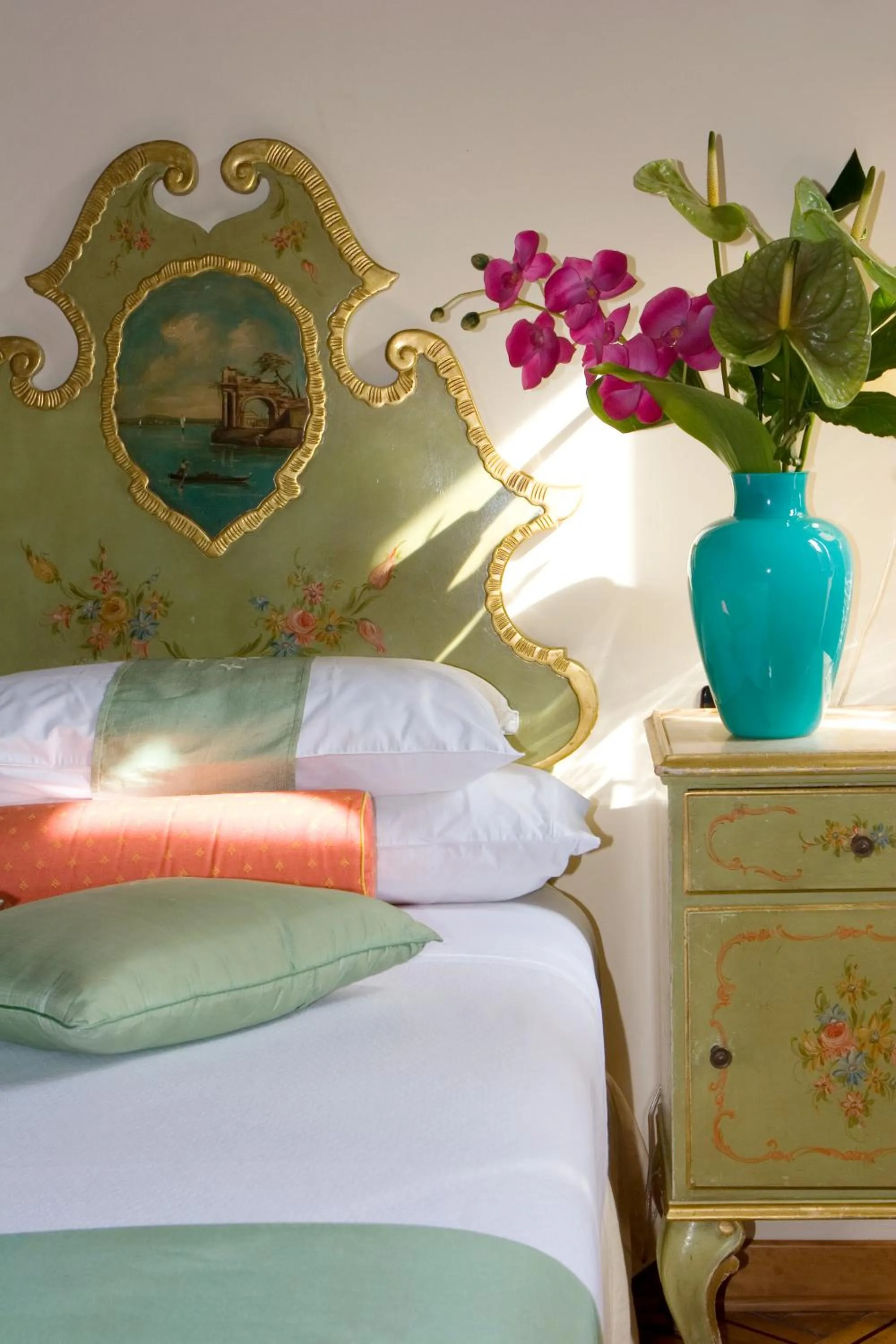 Decorative detail, Bed in La Villeggiatura