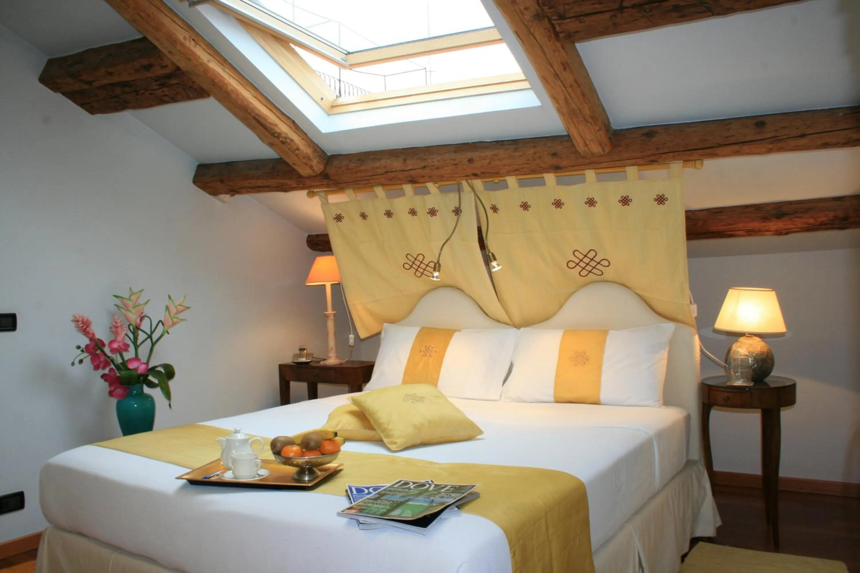 Decorative detail, Bed in La Villeggiatura