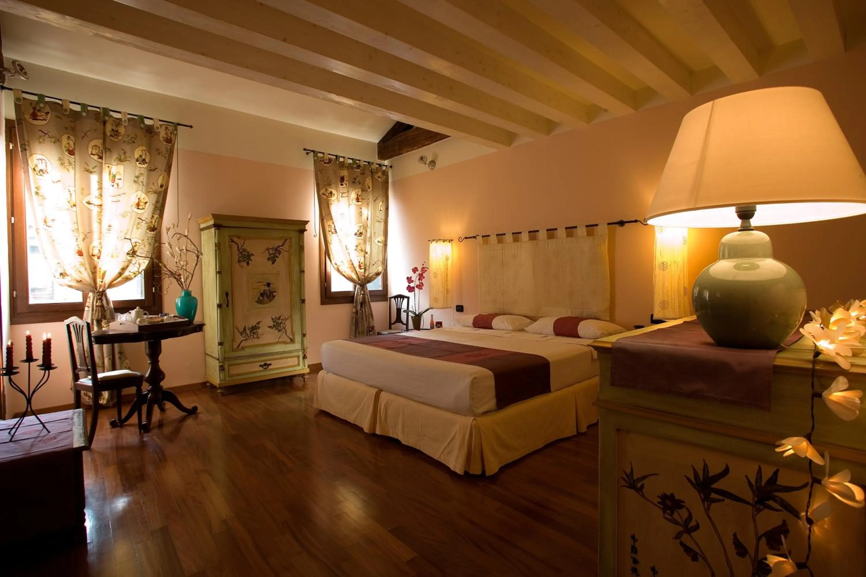 Photo of the whole room, Bed in La Villeggiatura