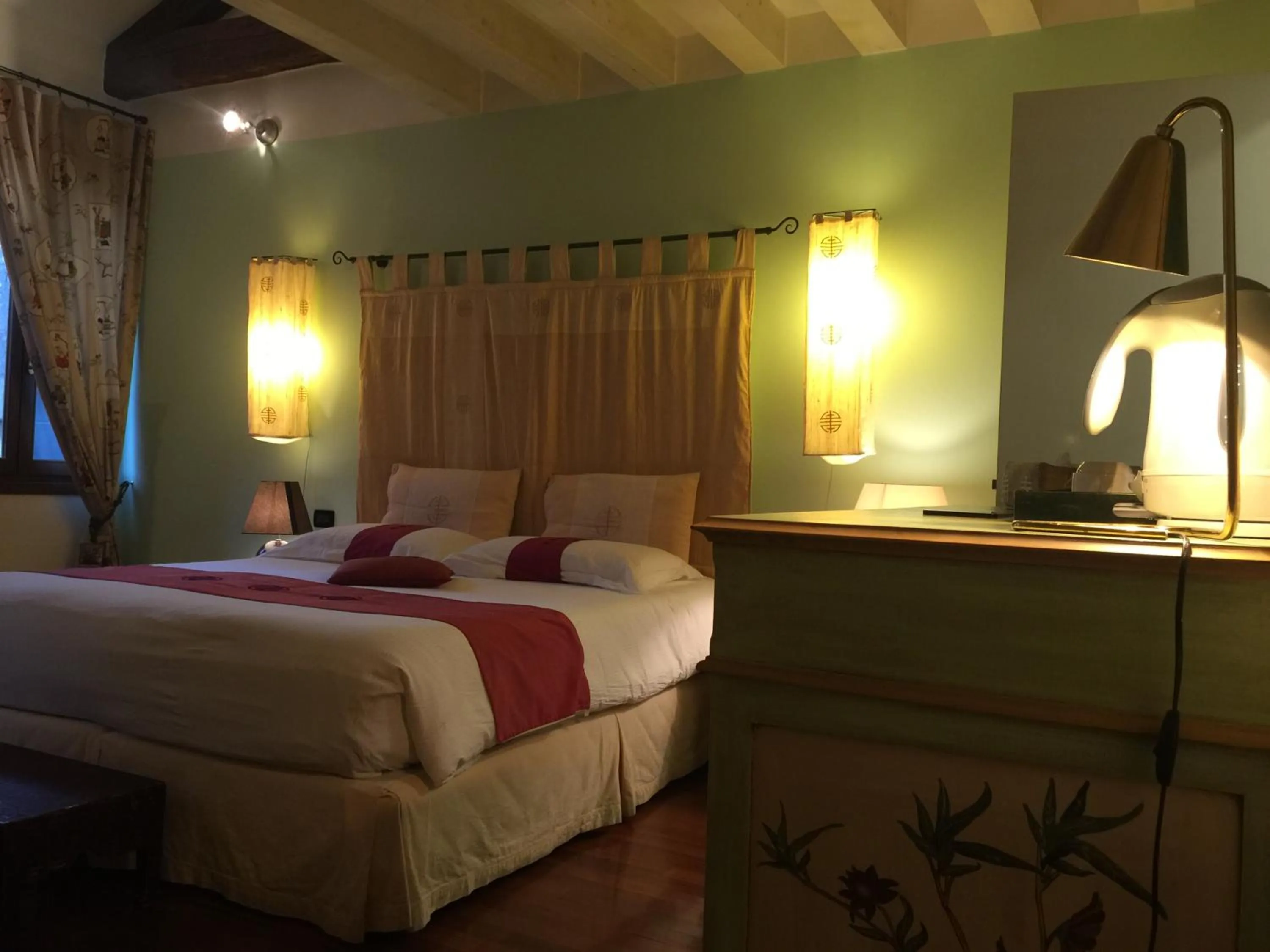 Photo of the whole room, Bed in La Villeggiatura
