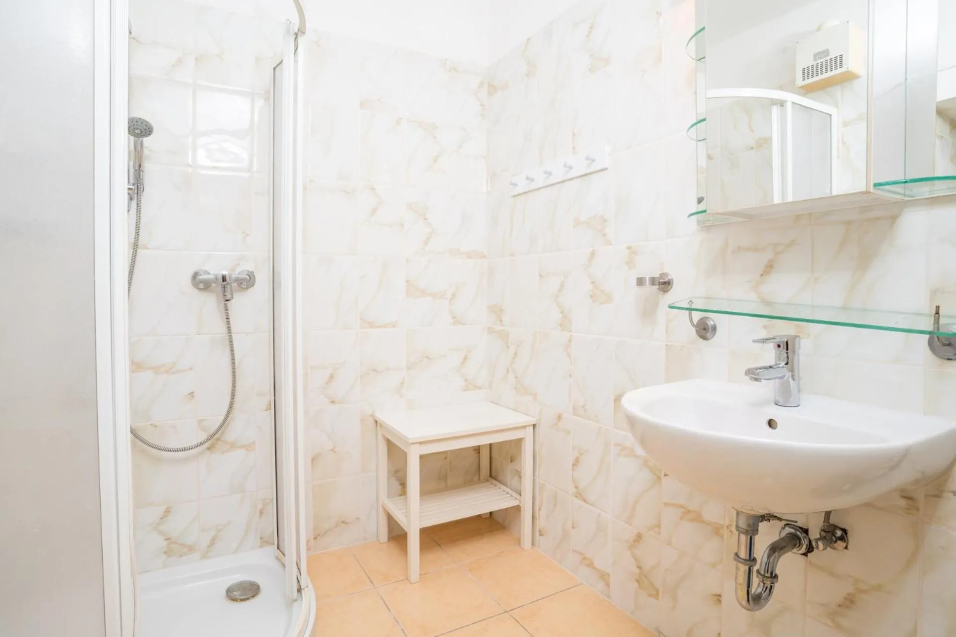 Shower in Hirschenhof