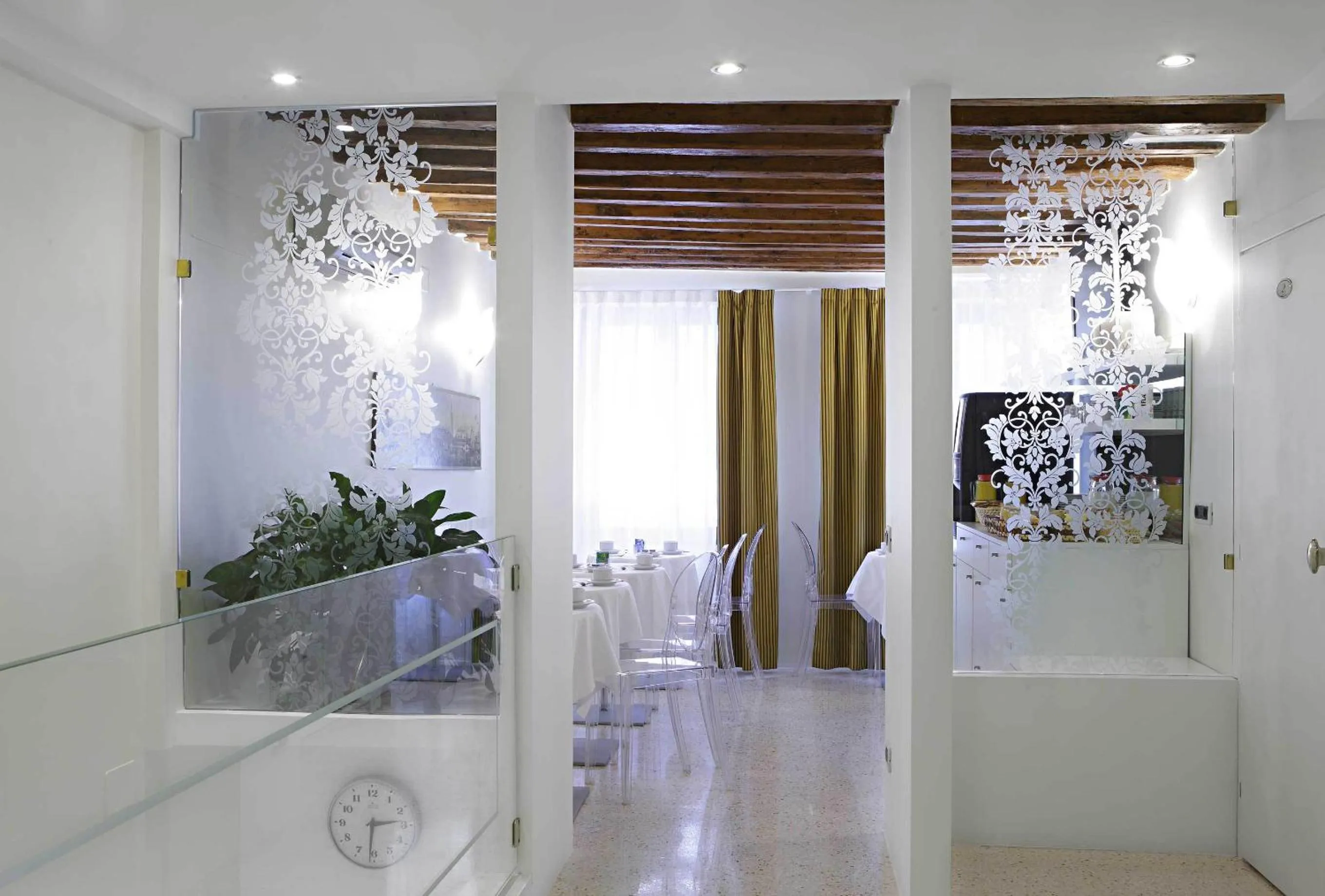 Restaurant/places to eat in Hotel Adriatico