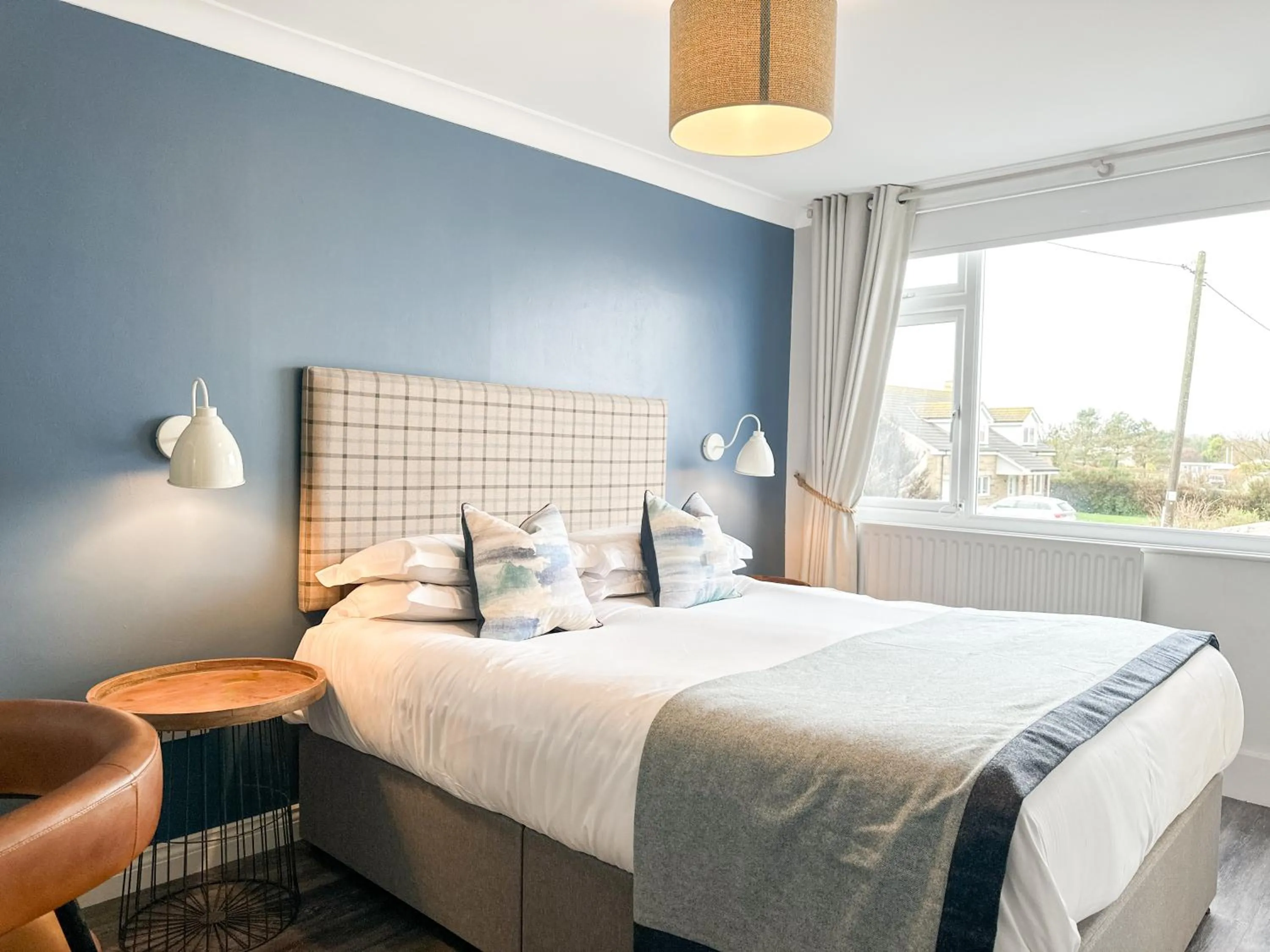 Bedroom, Bed in Beach House Hotel