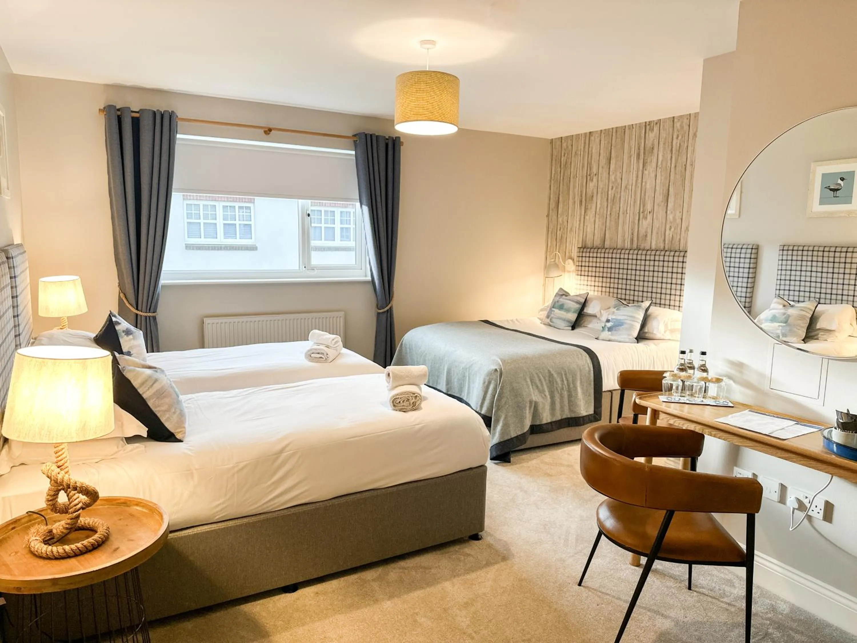 Bedroom, Bed in Beach House Hotel