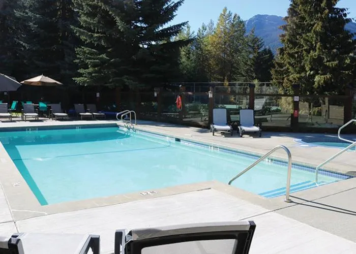 Tantalus Resort Lodge