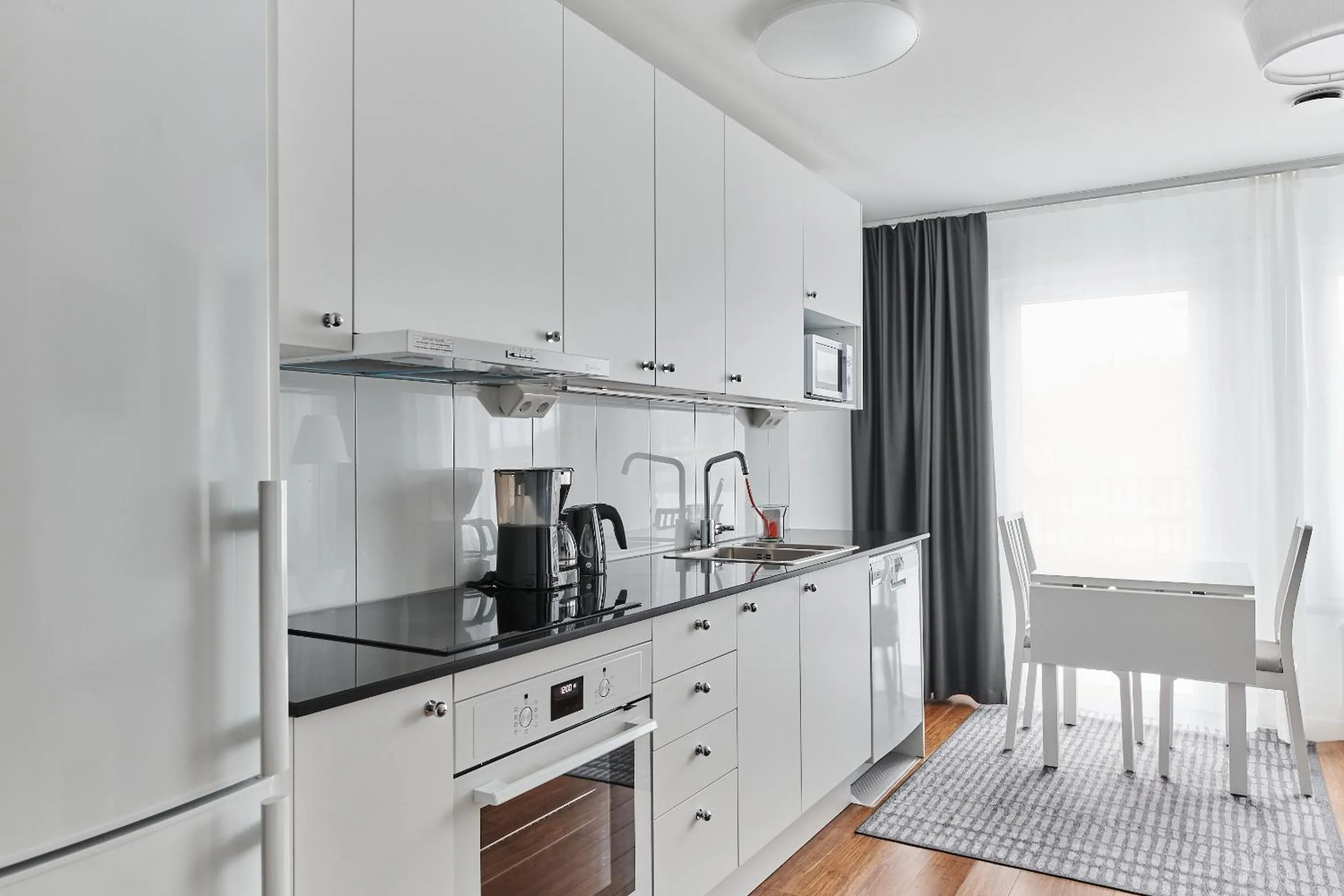 Property building in Continental Apartment Hotel Knivsta